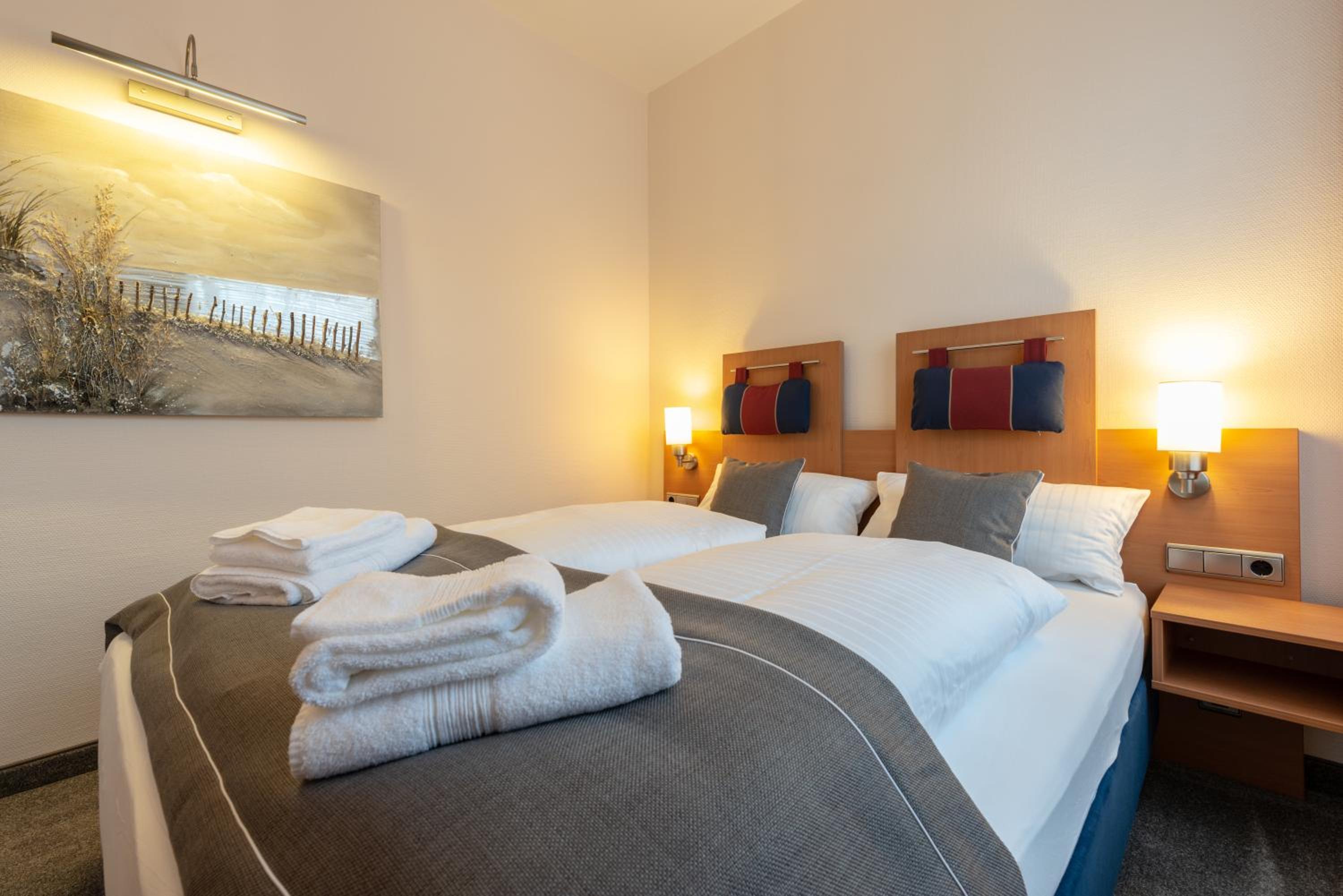 Double Room with Private Bathroom - Photo 2