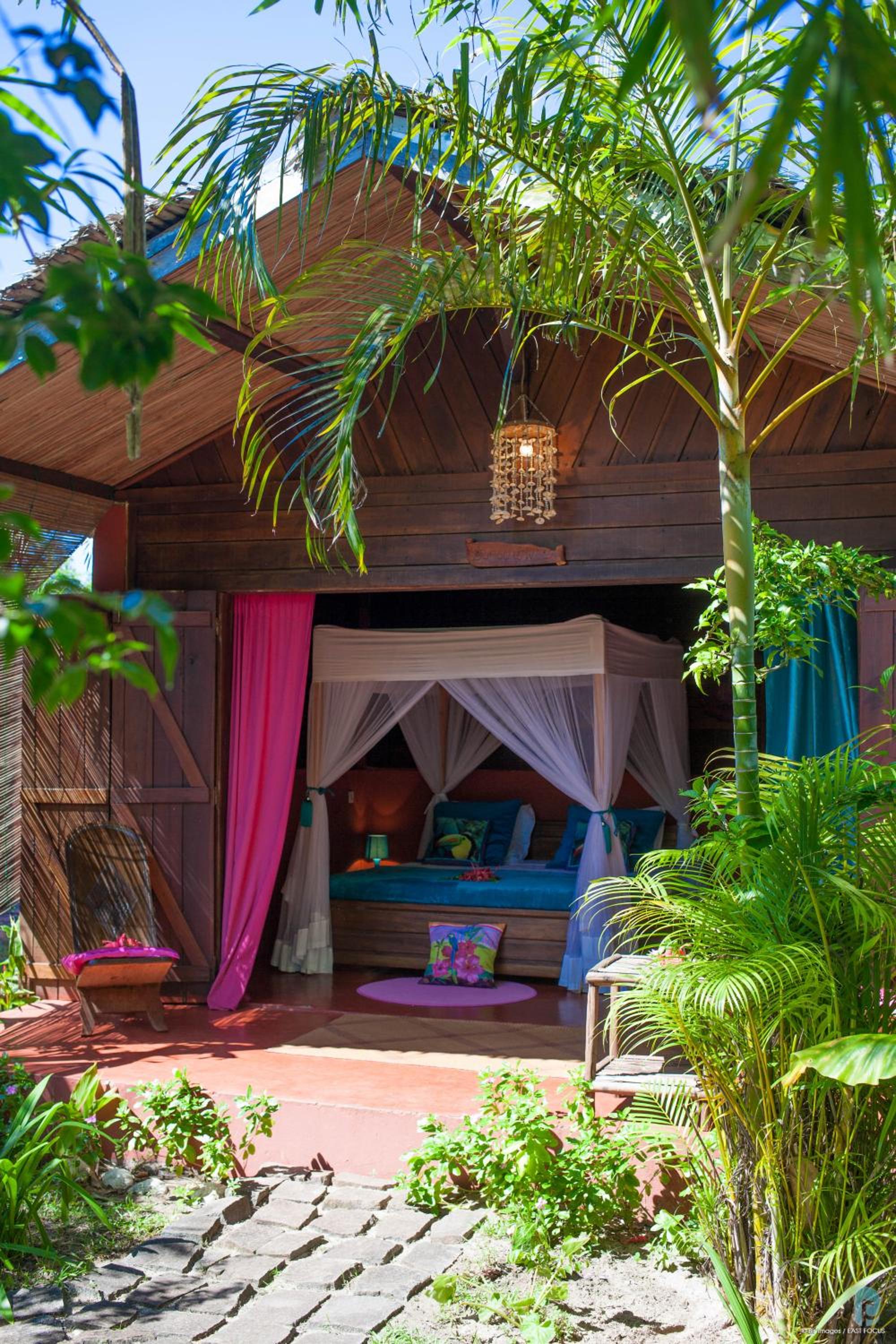 Bungalow with Sea View