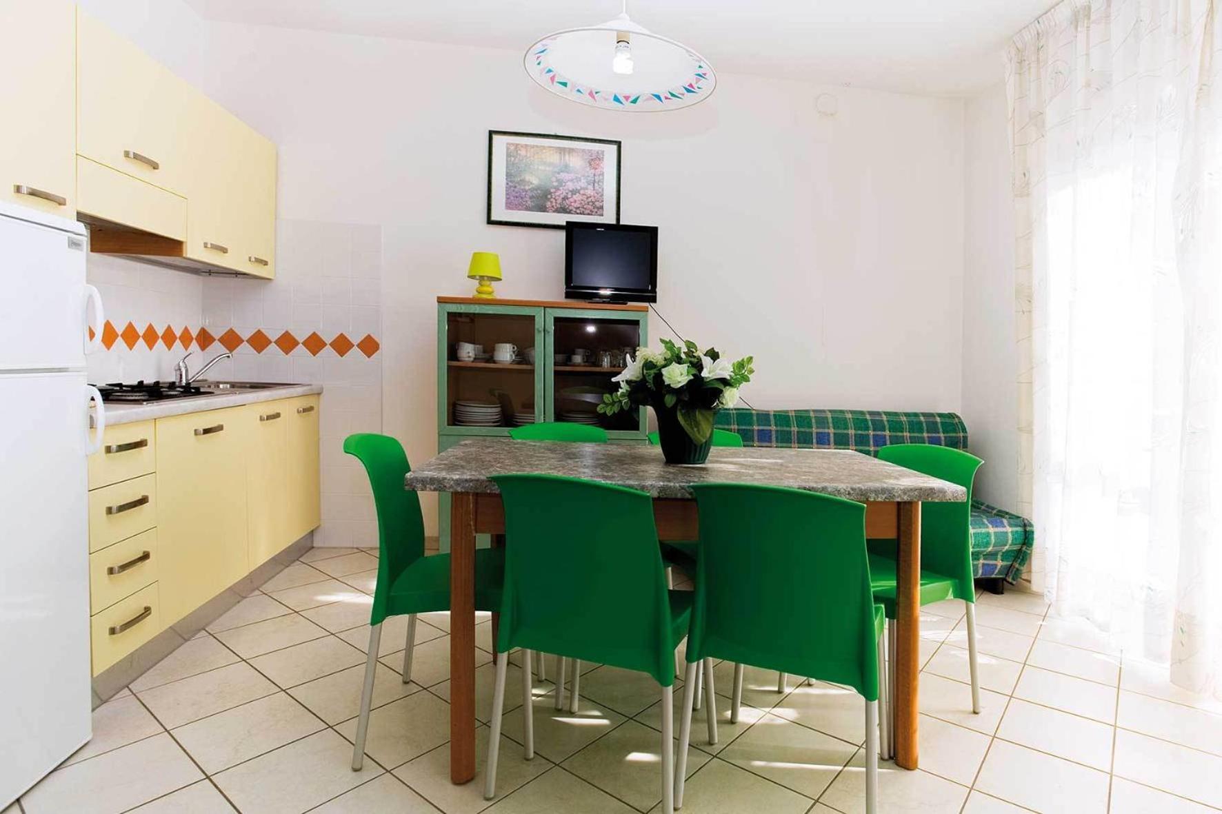 One-Bedroom Apartment with Balcony (5 Adults) - Photo 8