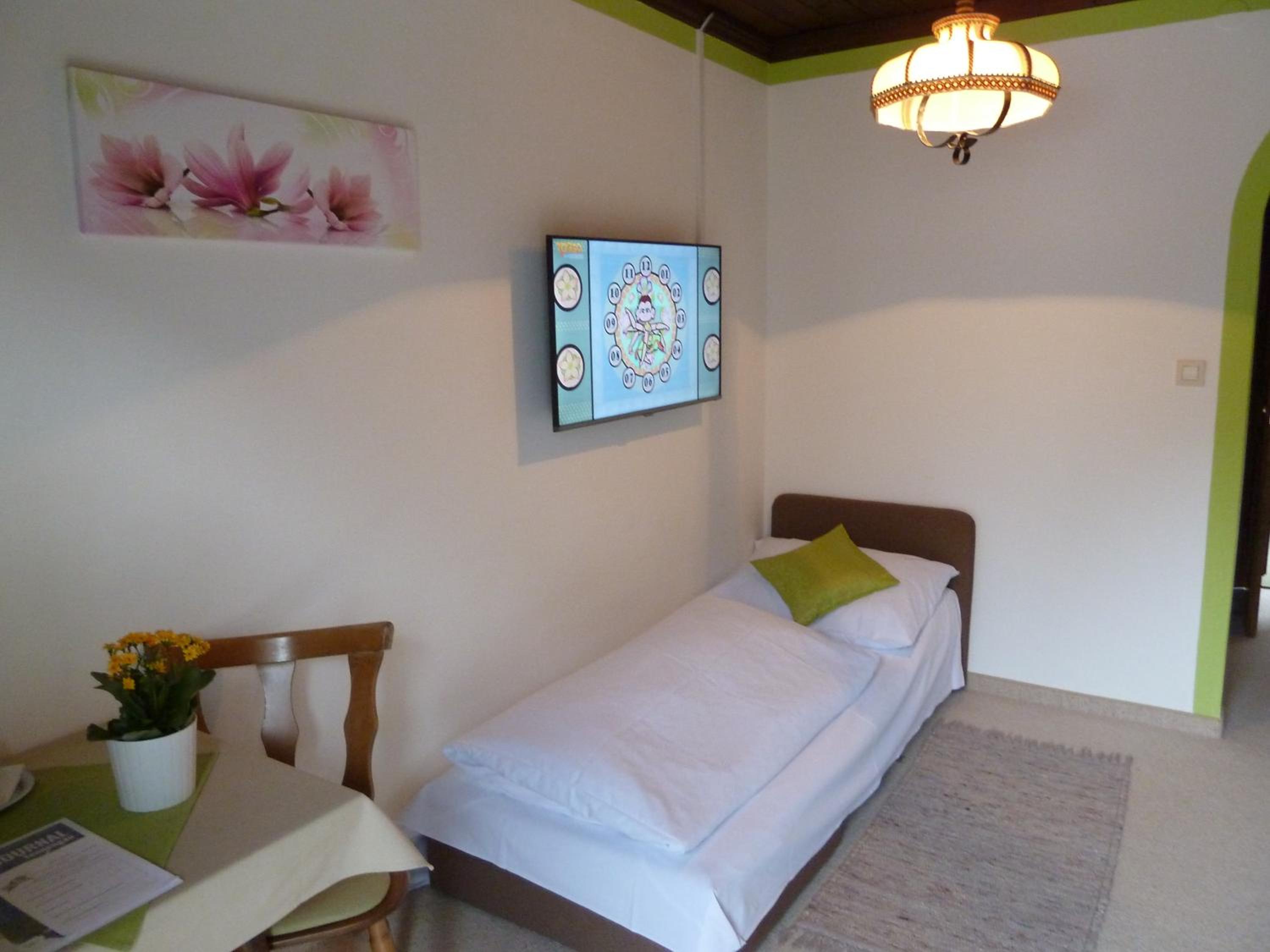 Family Room with Balcony (2 Adults + 1 Child) photo 3