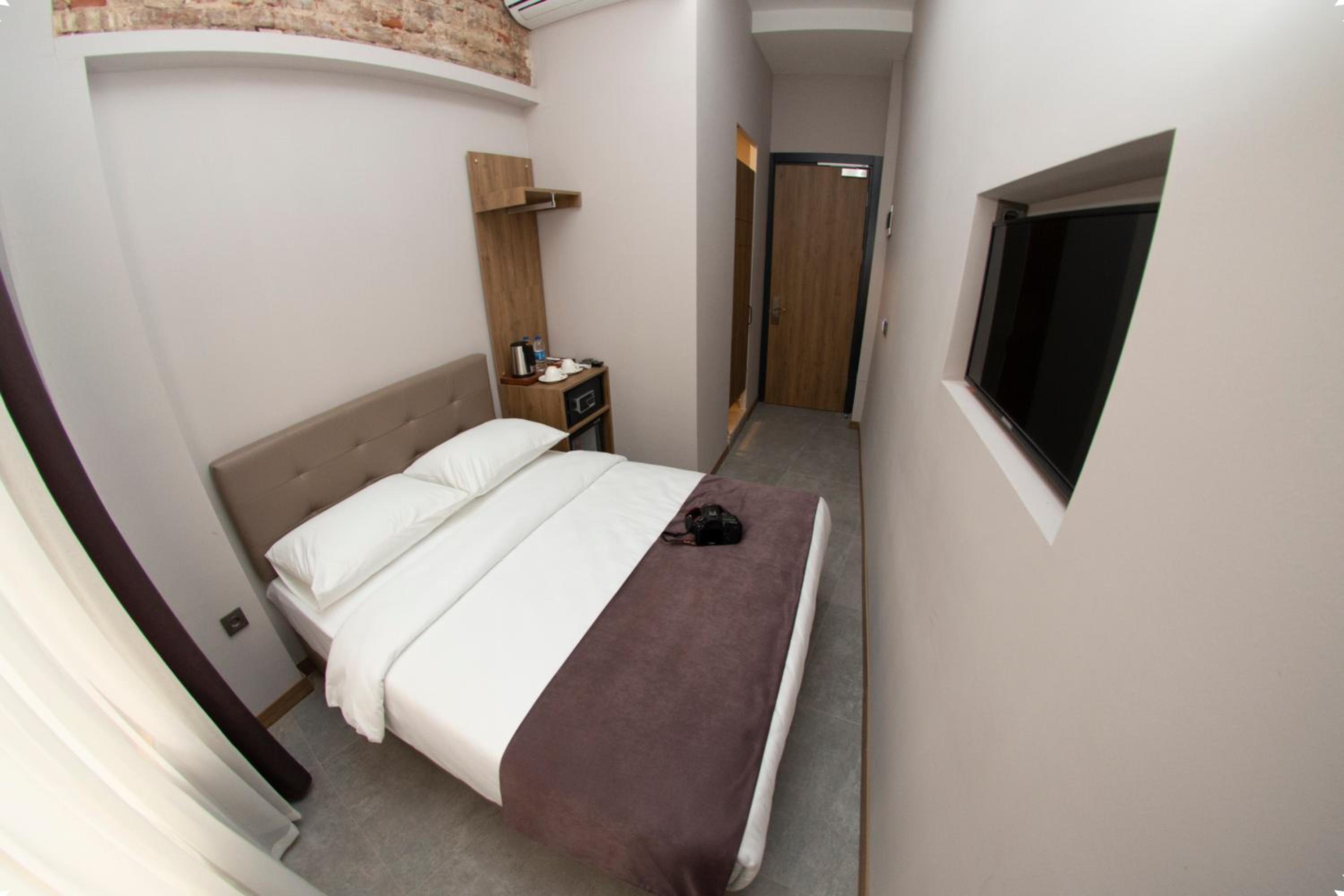 Budget Double Room photo 2