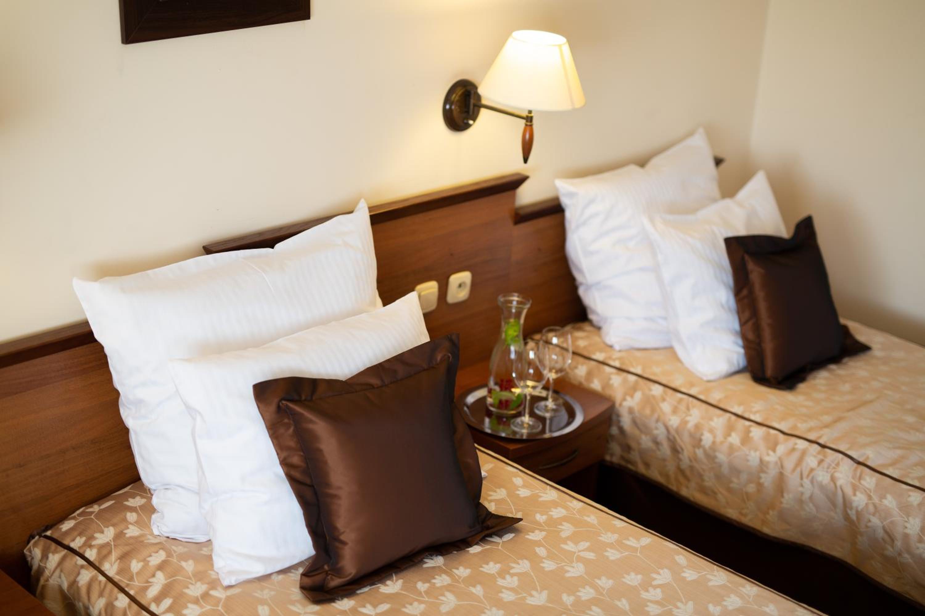 Comfort Twin Room - Photo 2