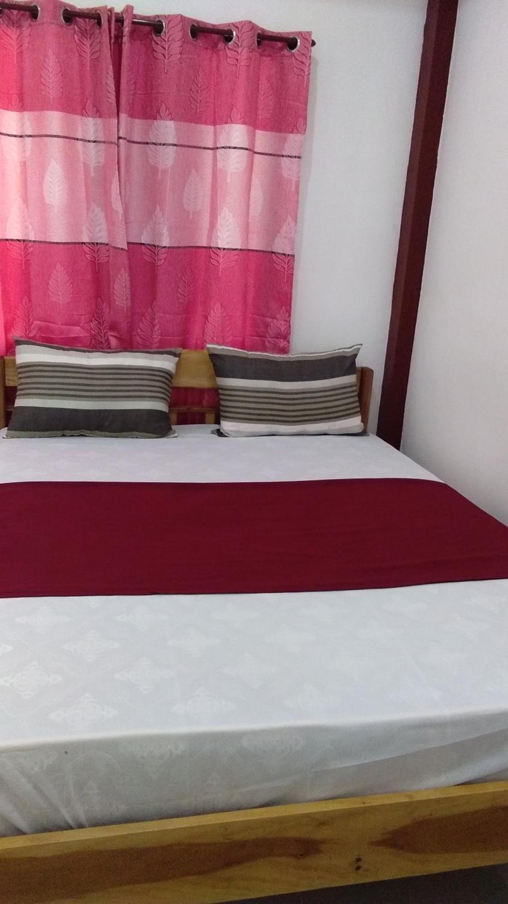 Double Room with Private Bathroom - Photo 12