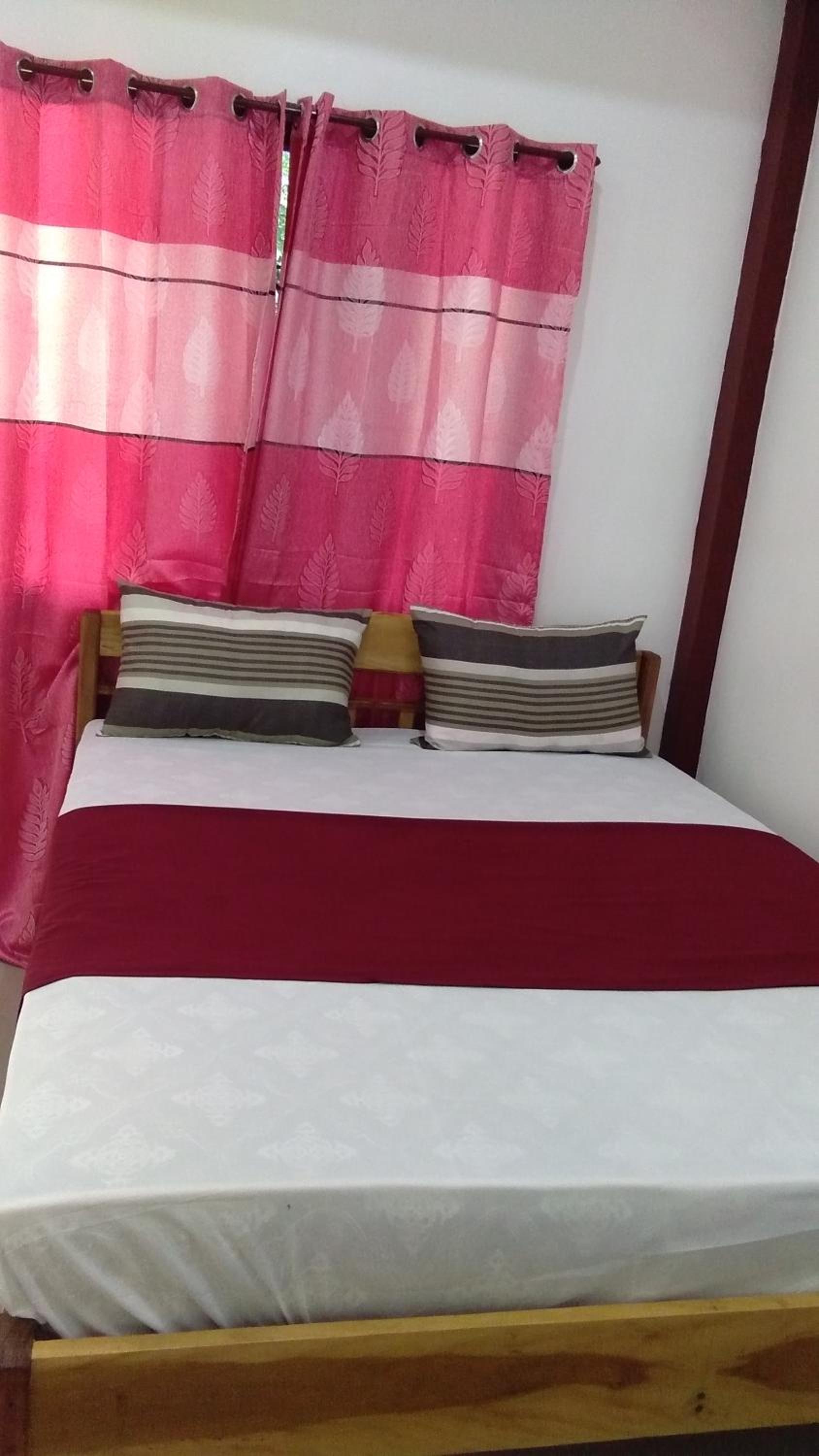 Double Room with Private Bathroom - Photo 7