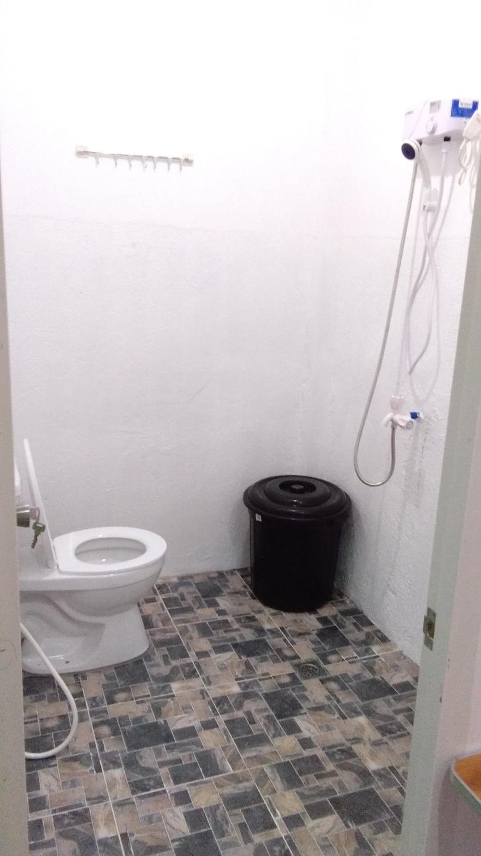 Double Room with Private Bathroom - Photo 15