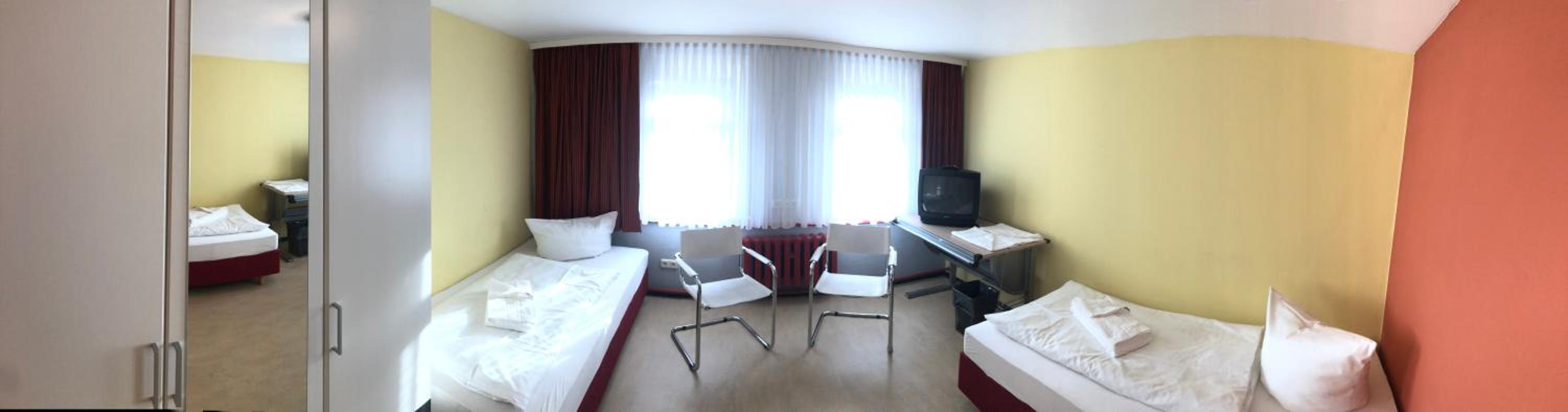 Economy Double Room with Shared Bathroom photo 3