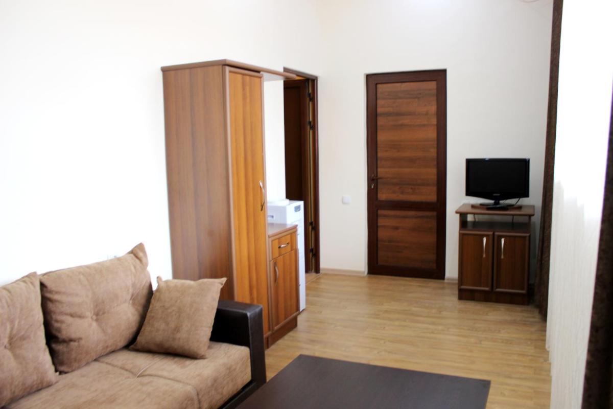Comfort Triple Room with Shower photo 2