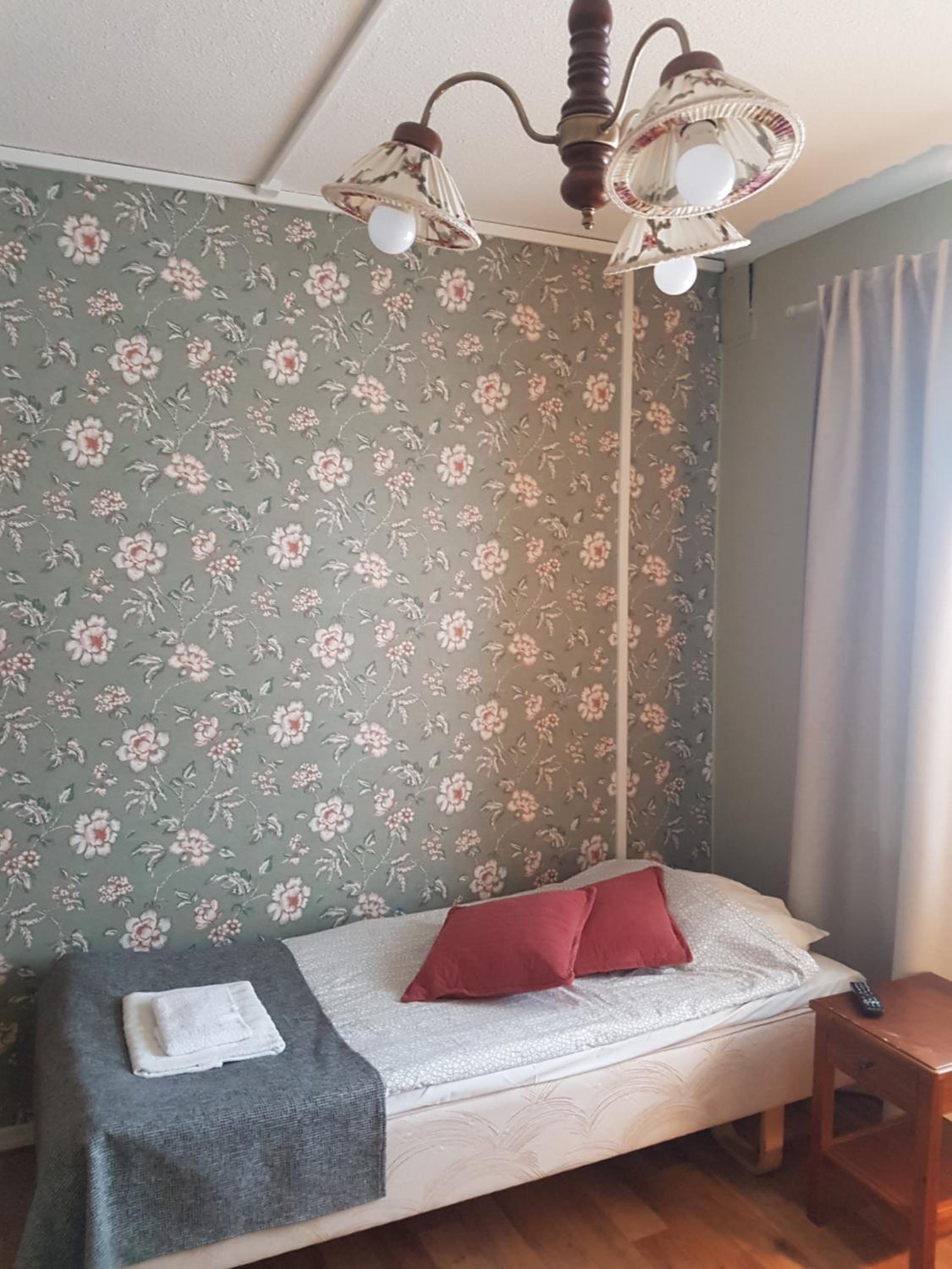 Twin Room with Shared Bathroom photo 2
