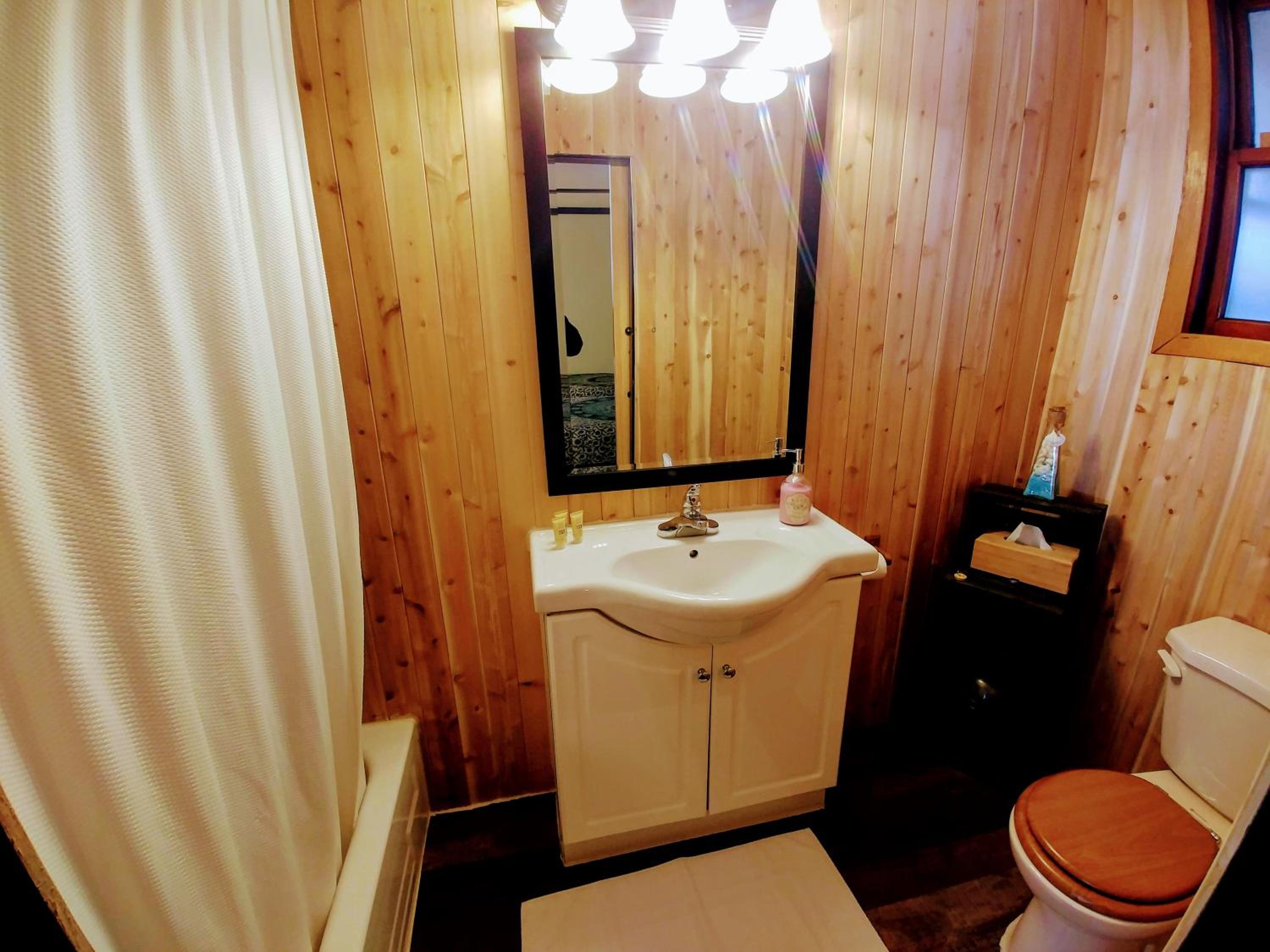 Suite with Kitchenette 12