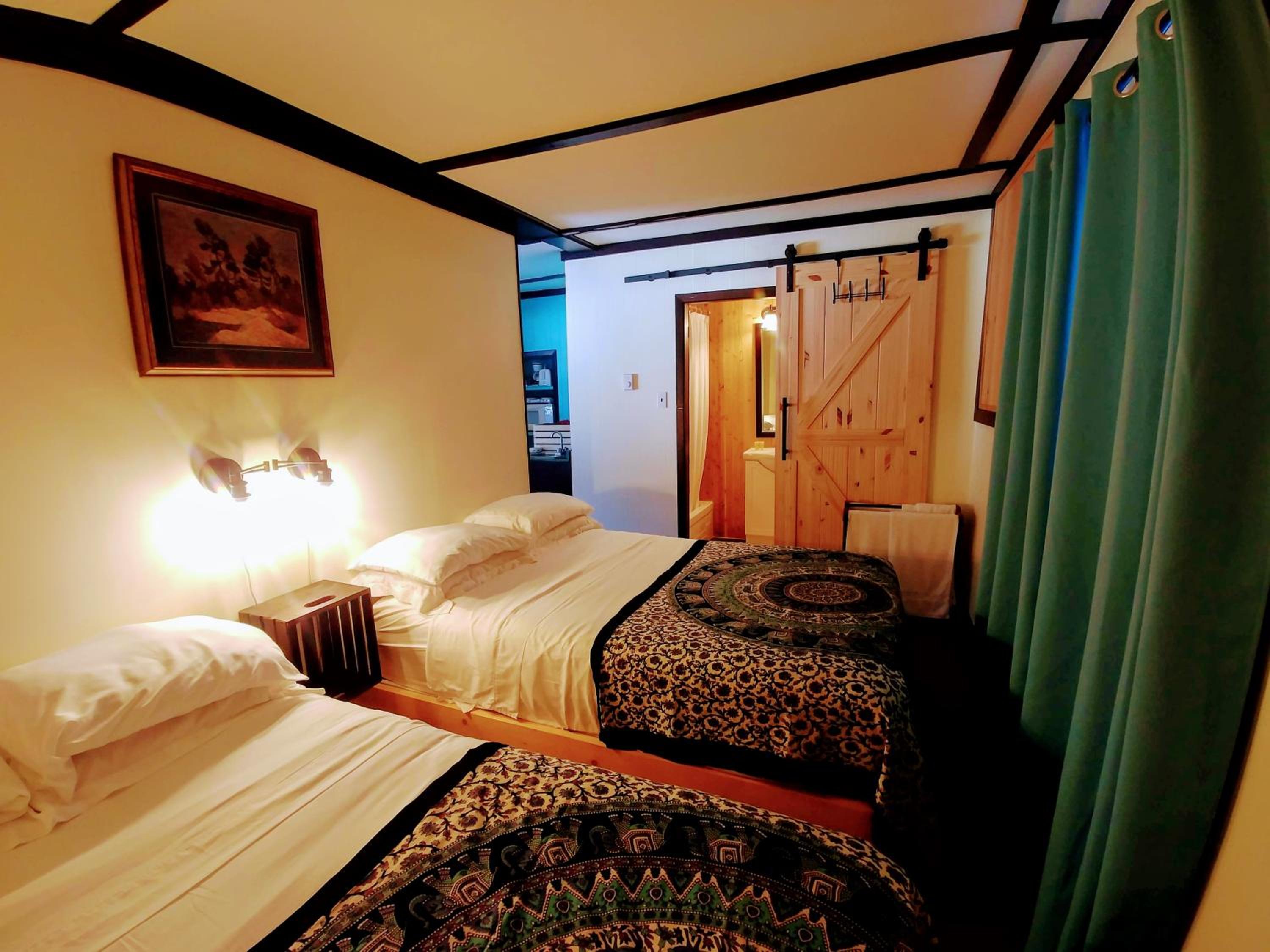 Large Family Suite with Kitchenette photo 1
