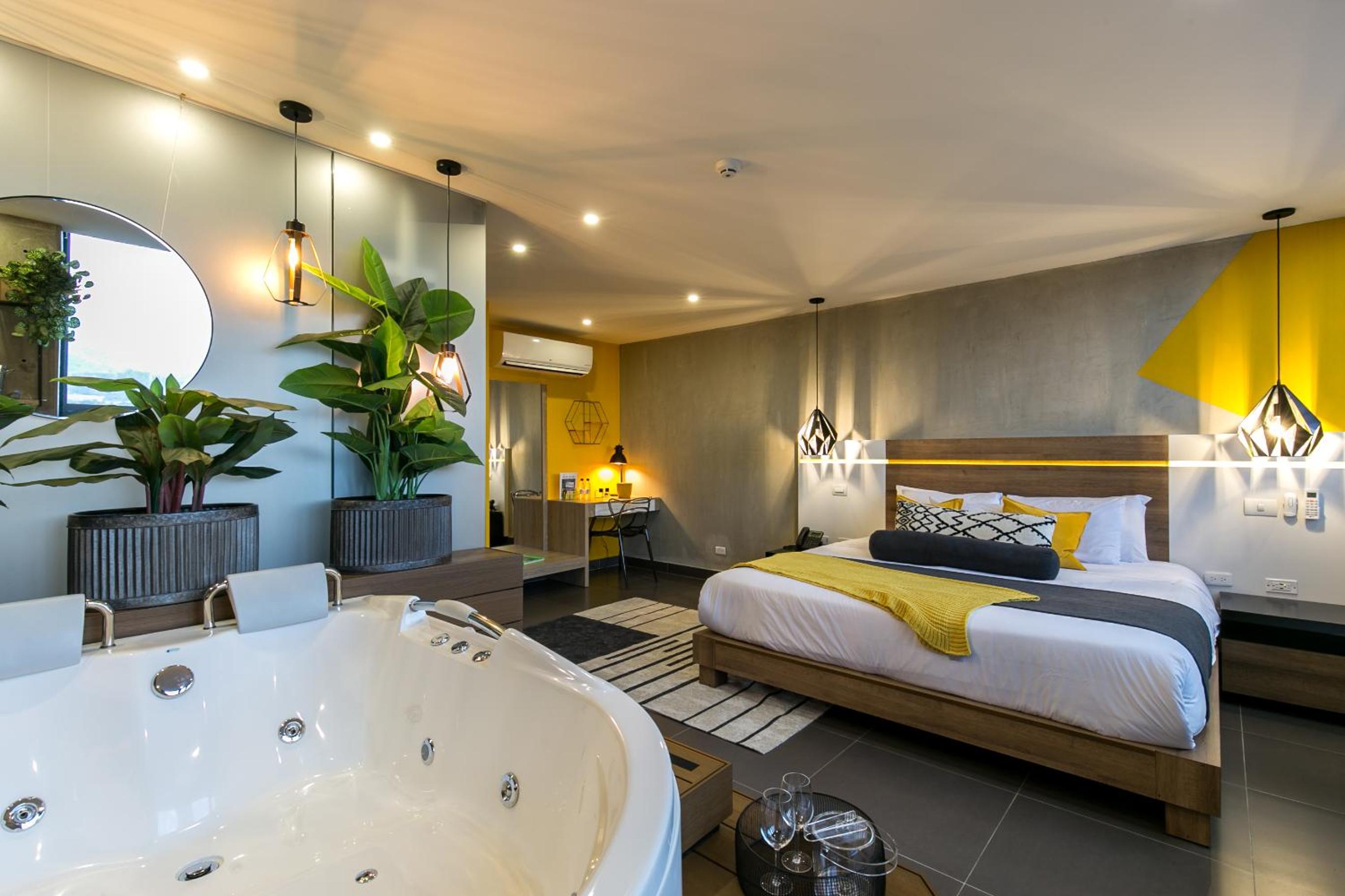 Suite Double Room with Spa Bath - High Floor  photo 1