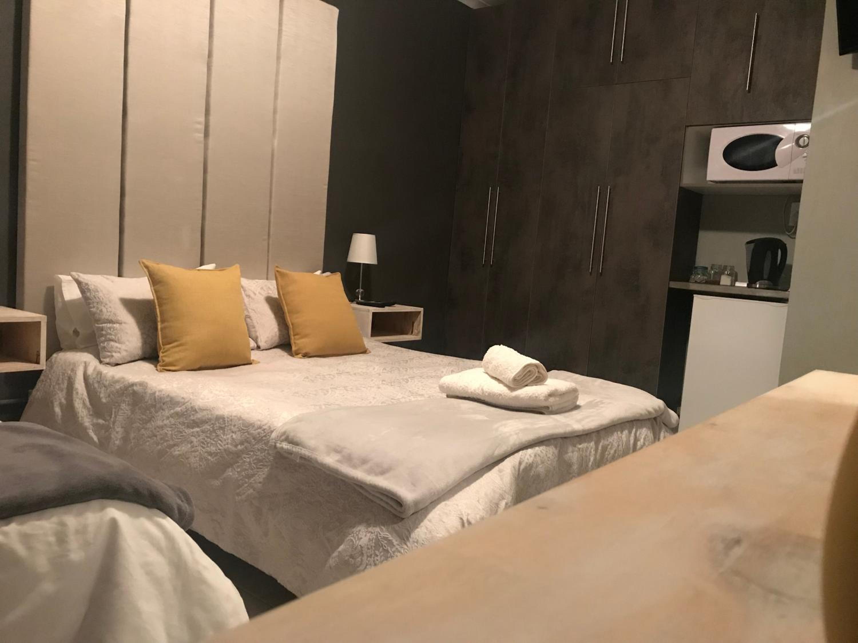 Double Room with Extra Bed photo 1
