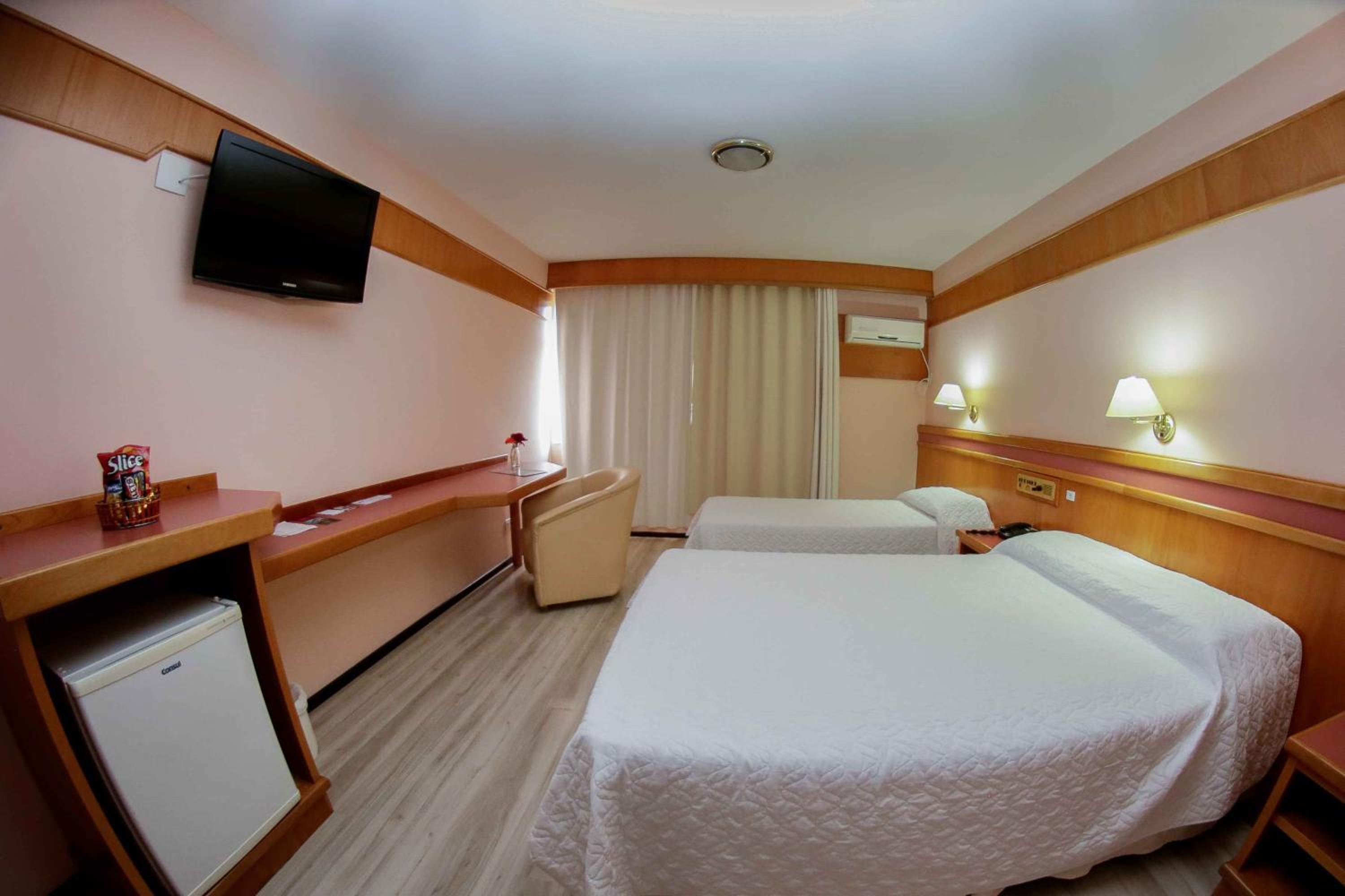Two-Bedroom Apartment (5 Adults)