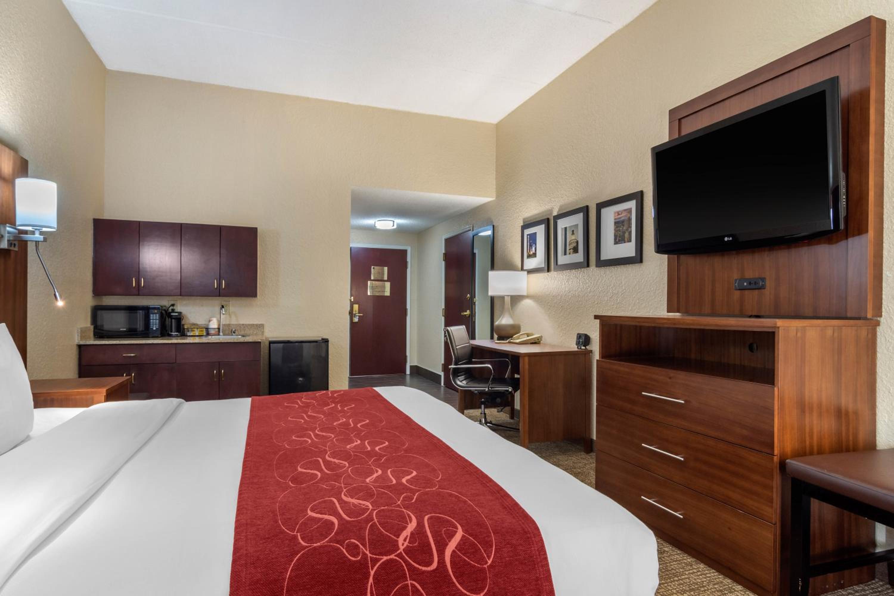 King Room - Accessible/Non-Smoking photo 3