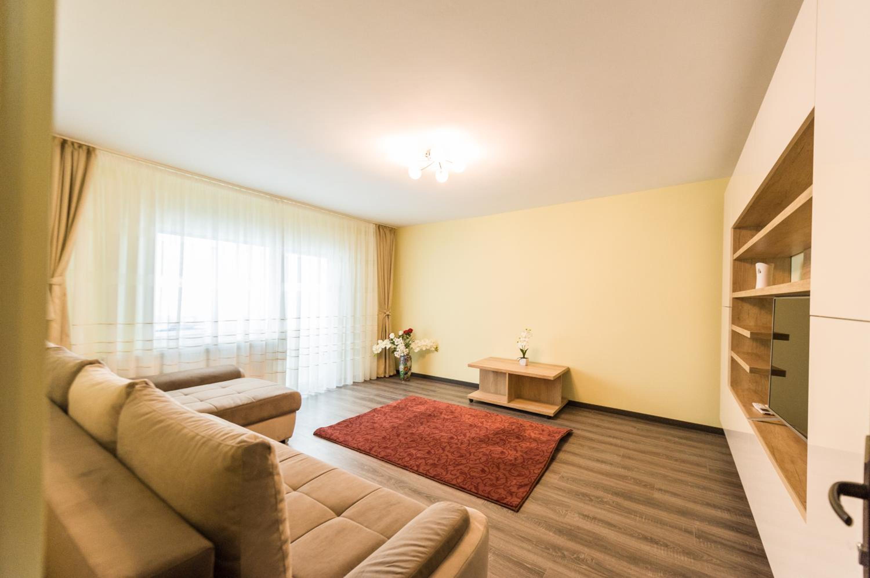 Three-Bedroom Apartment - Photo 6