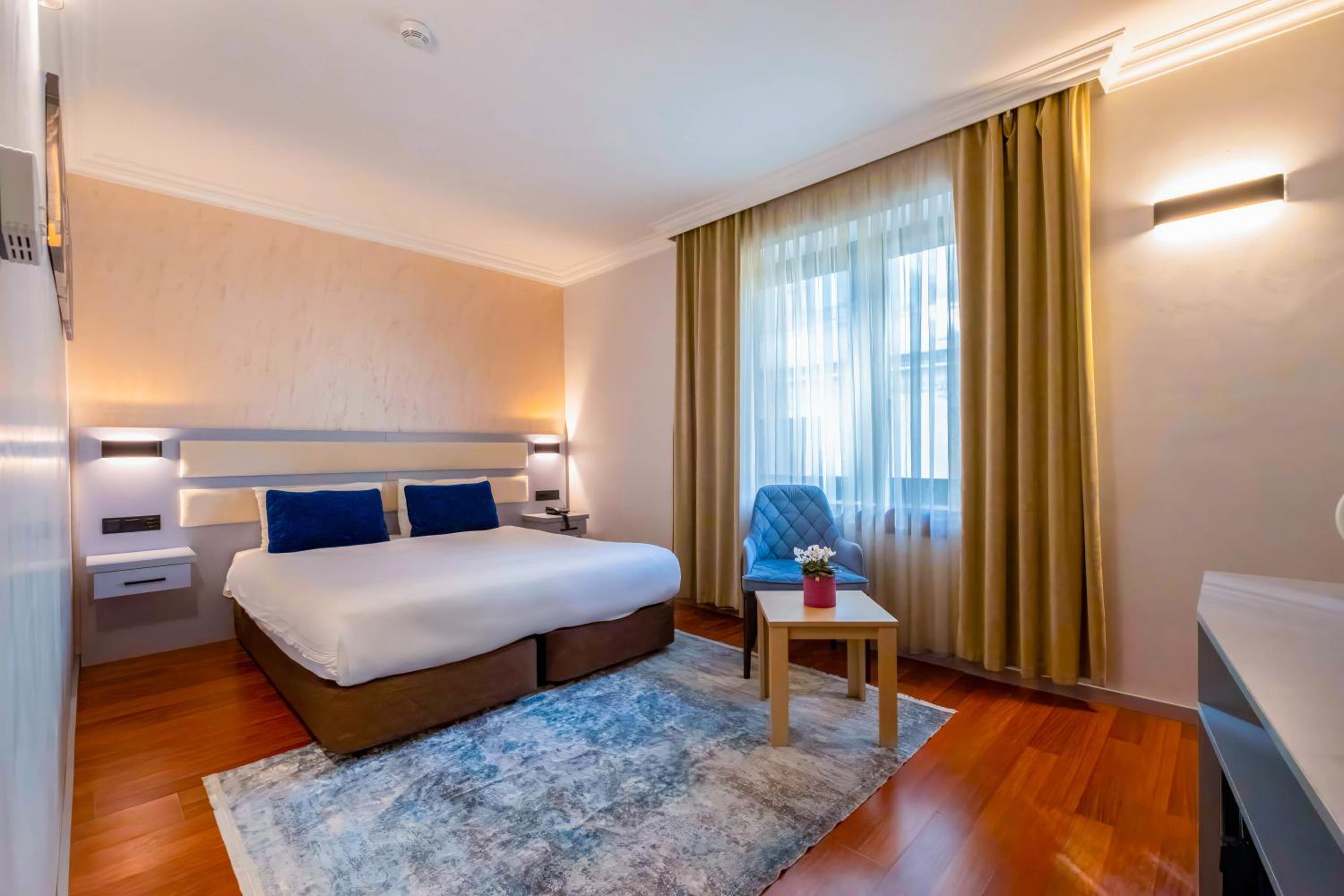Marble Hotel — photo 115