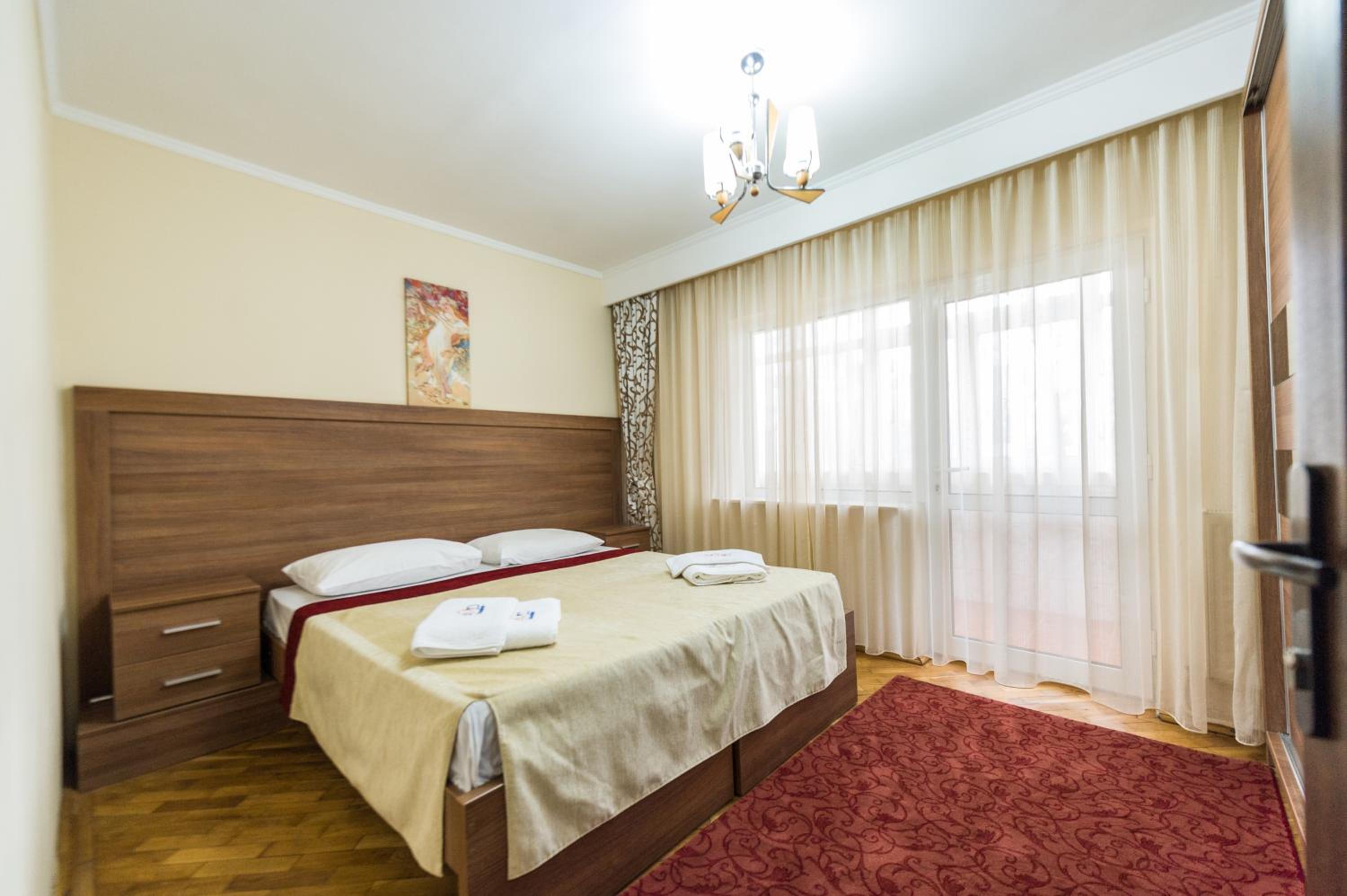 Three-Bedroom Apartment - Photo 2