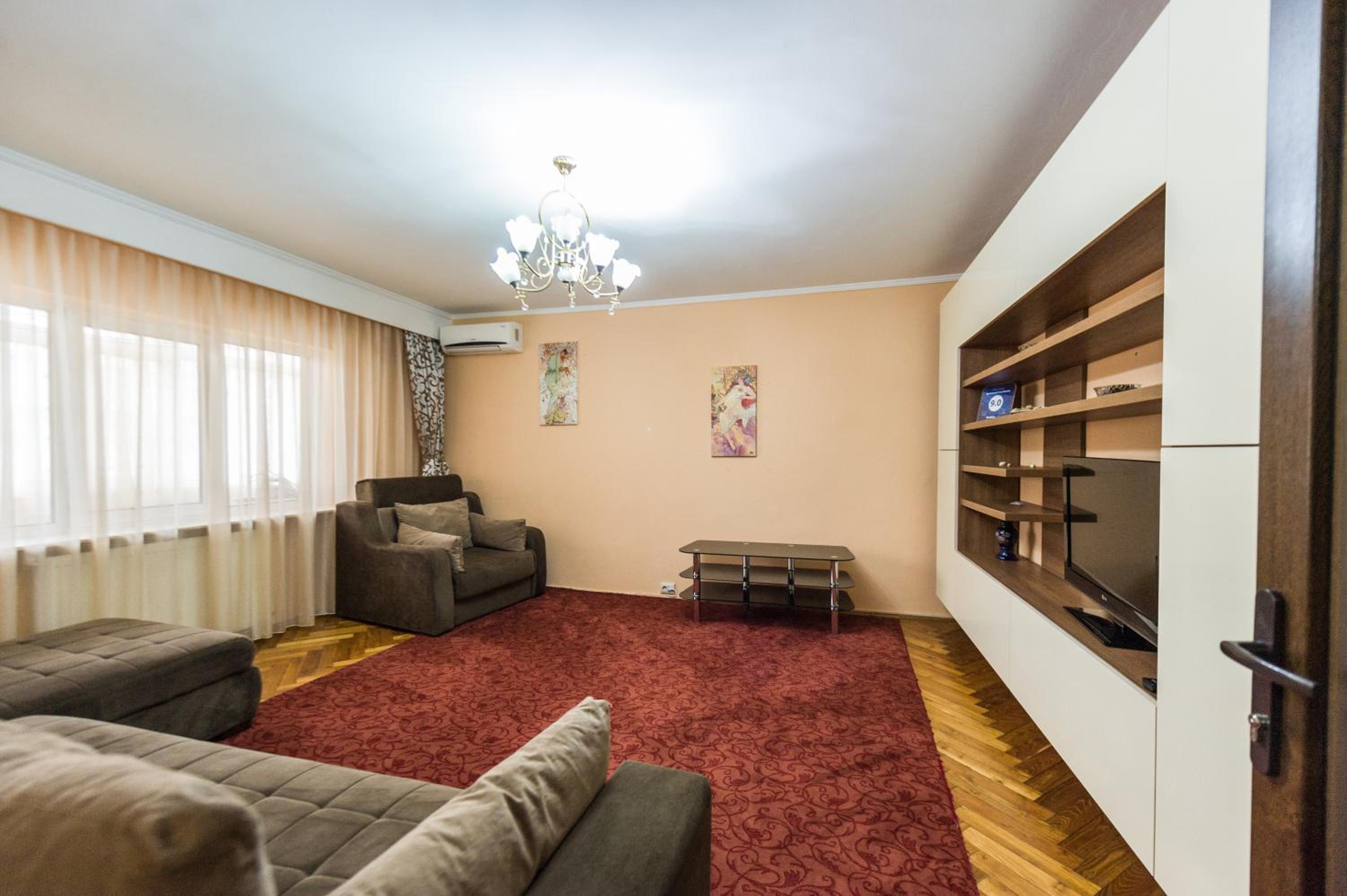 Three-Bedroom Apartment - Photo 17