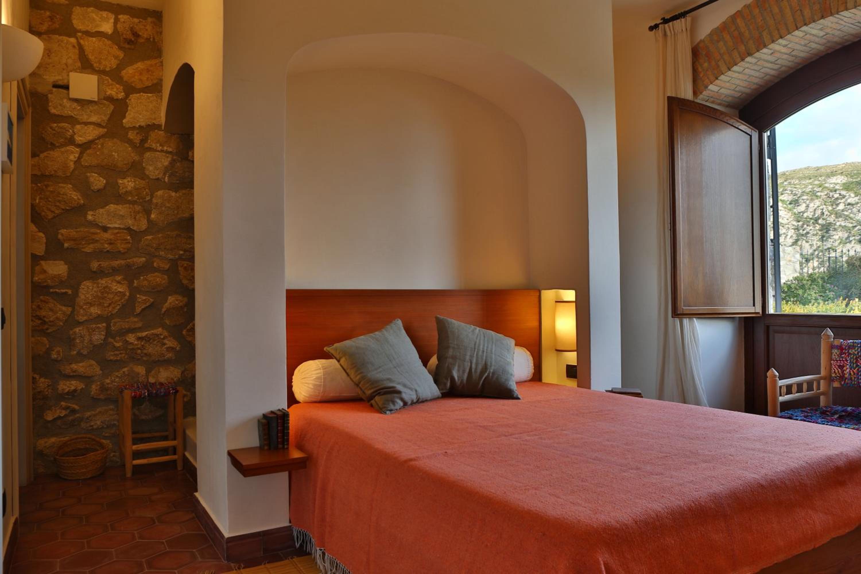 Deluxe Double Room with Bath photo 1