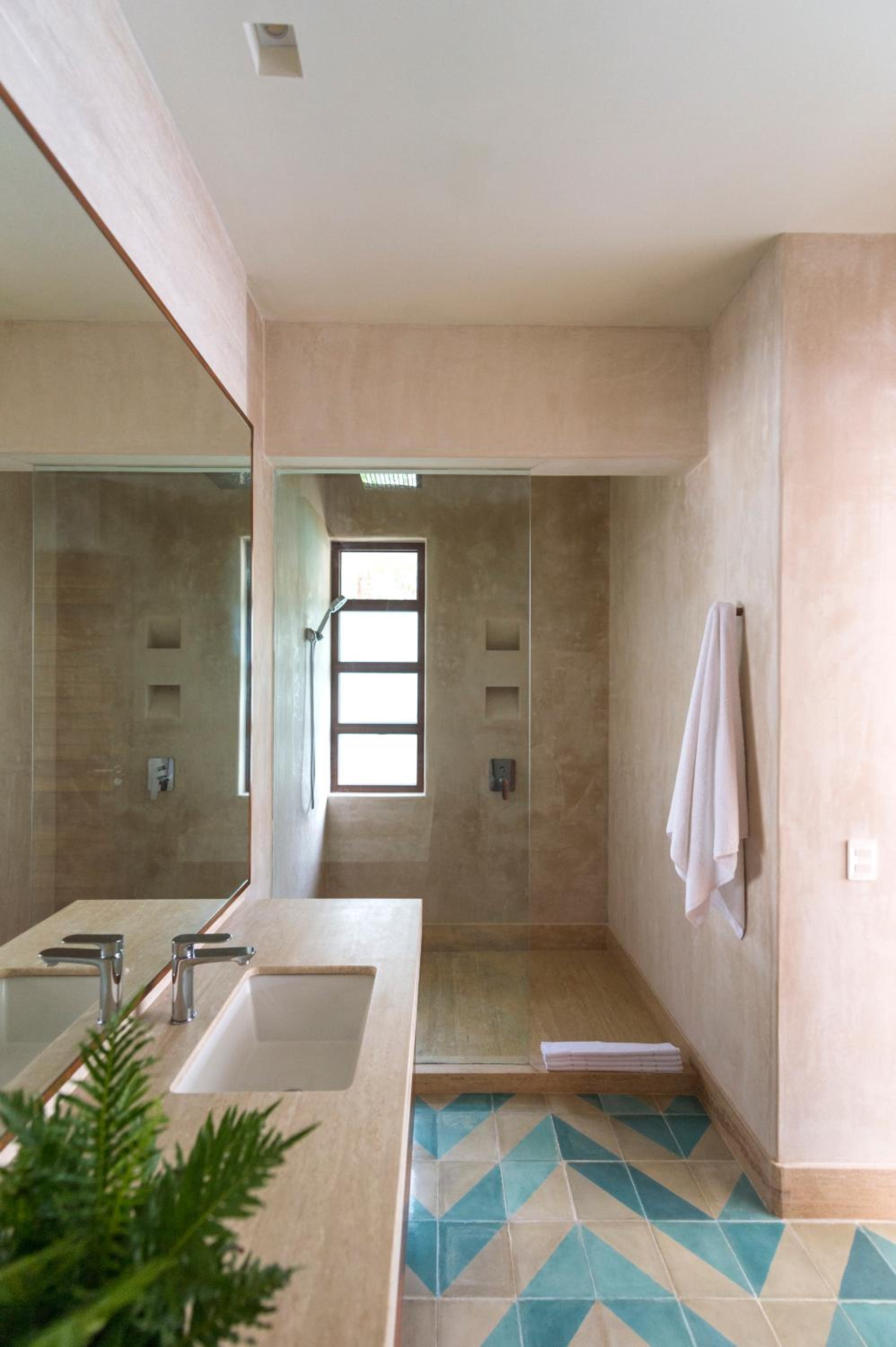 Deluxe Double Suite - Photo 10