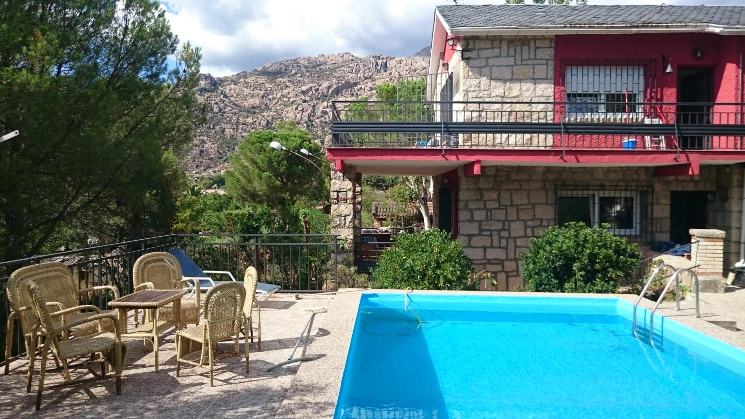 Apartment with Mountain View photo 2