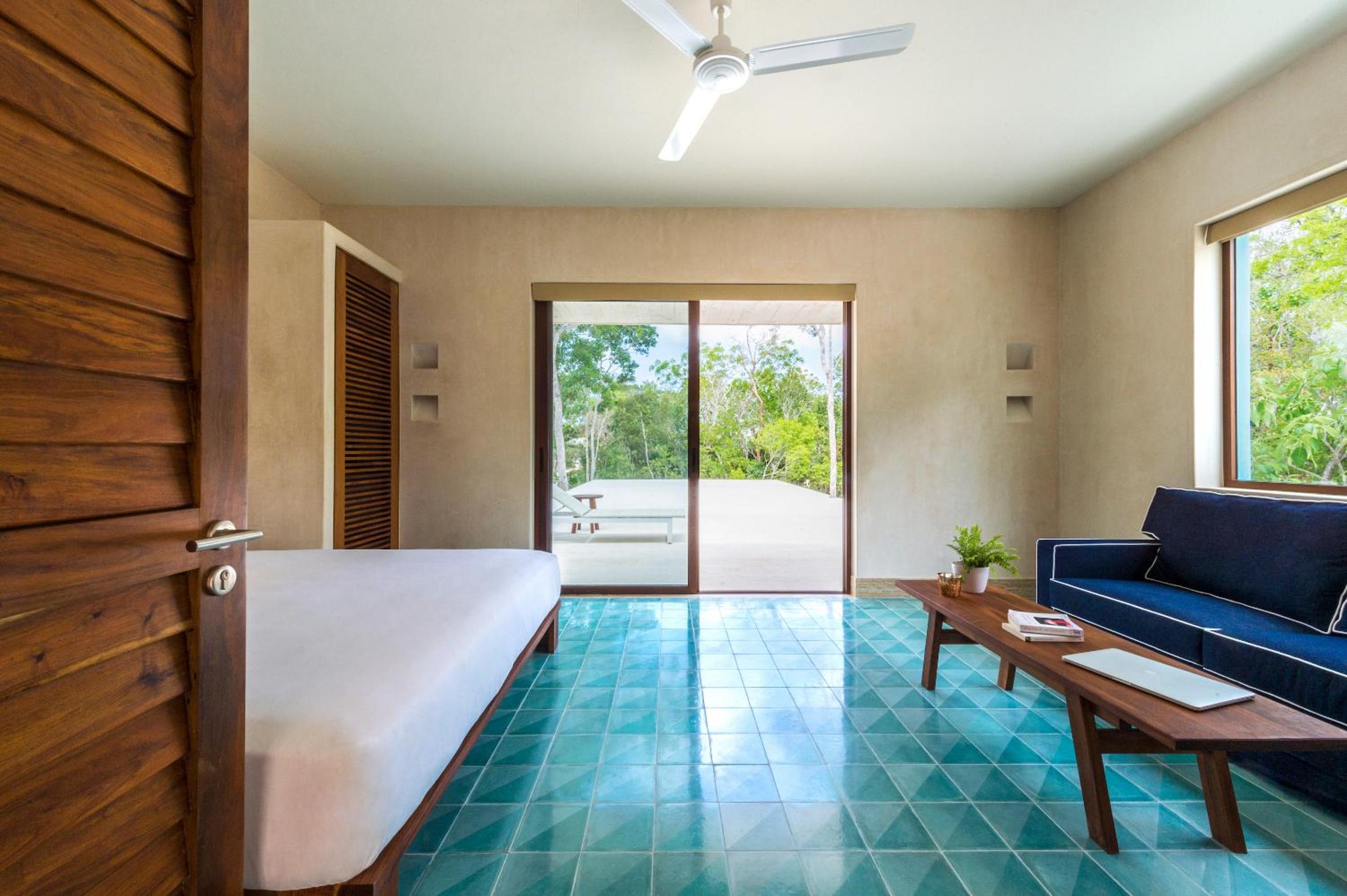 Hideaway Royal Suite - Photo 1