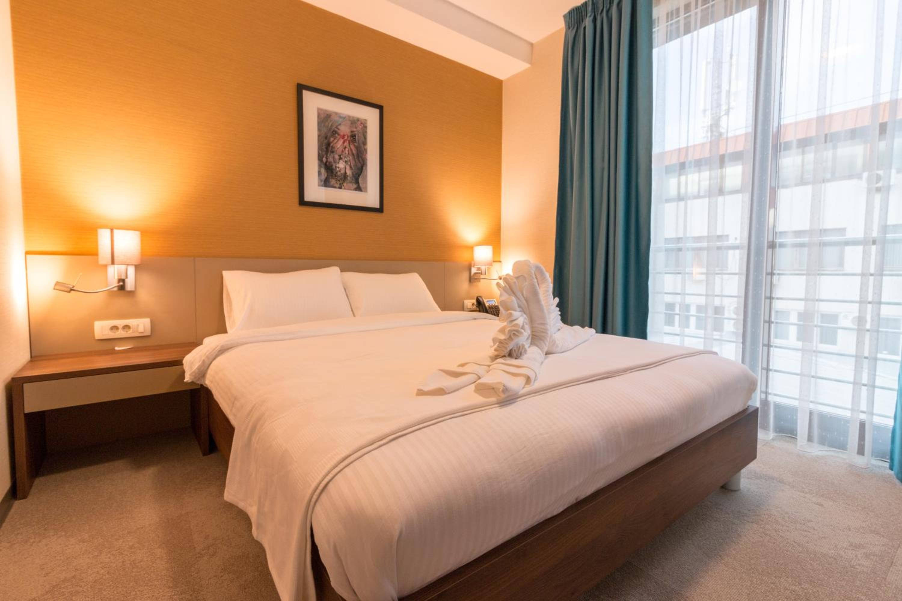 Double Room with View - Photo 6