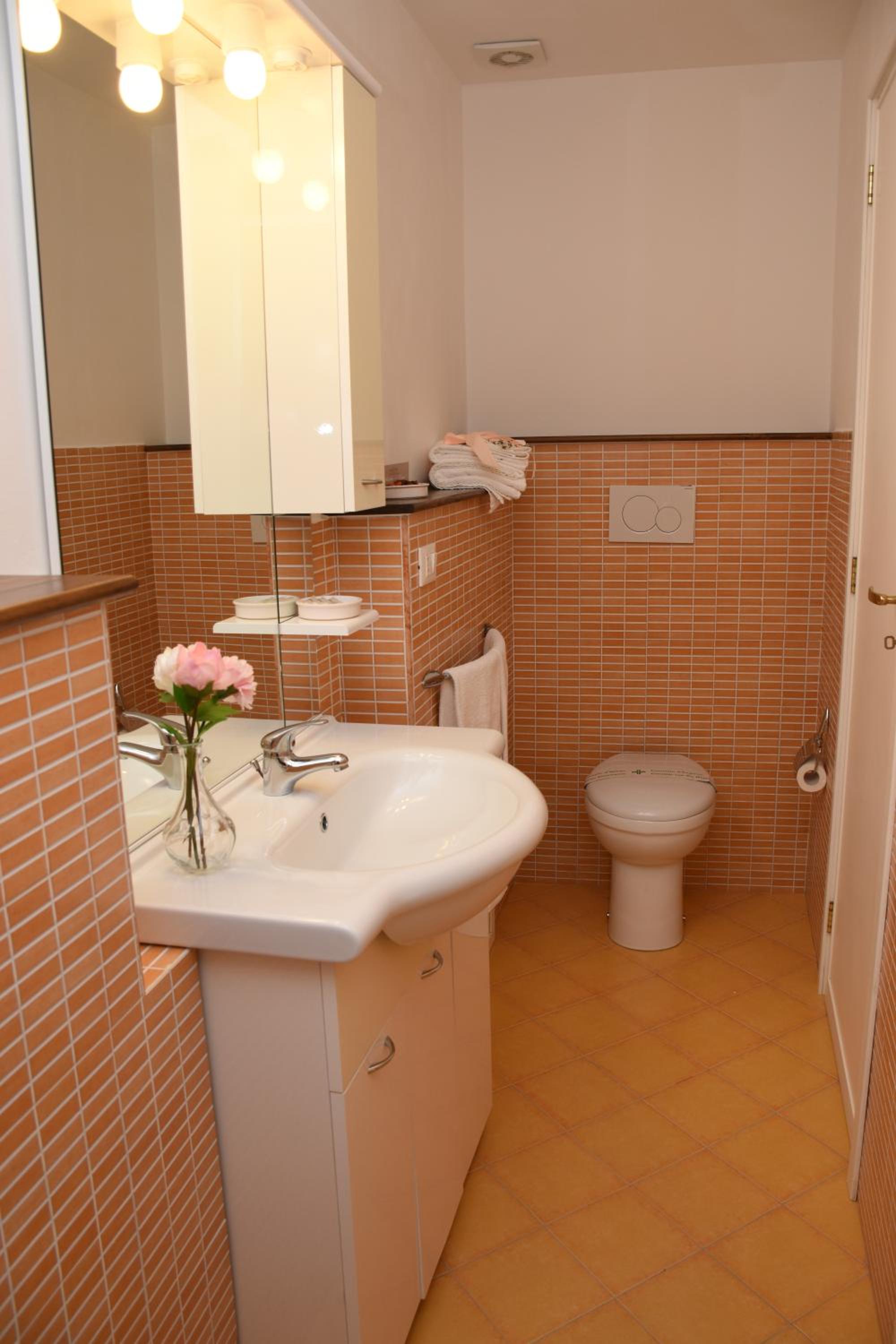 Double Room - Photo 10