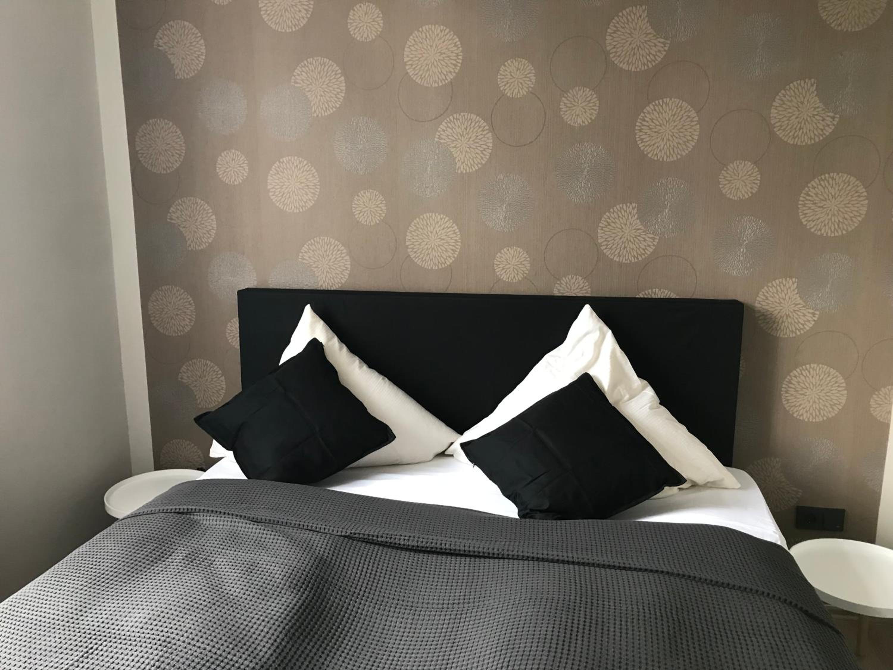 Double Room - Photo 4