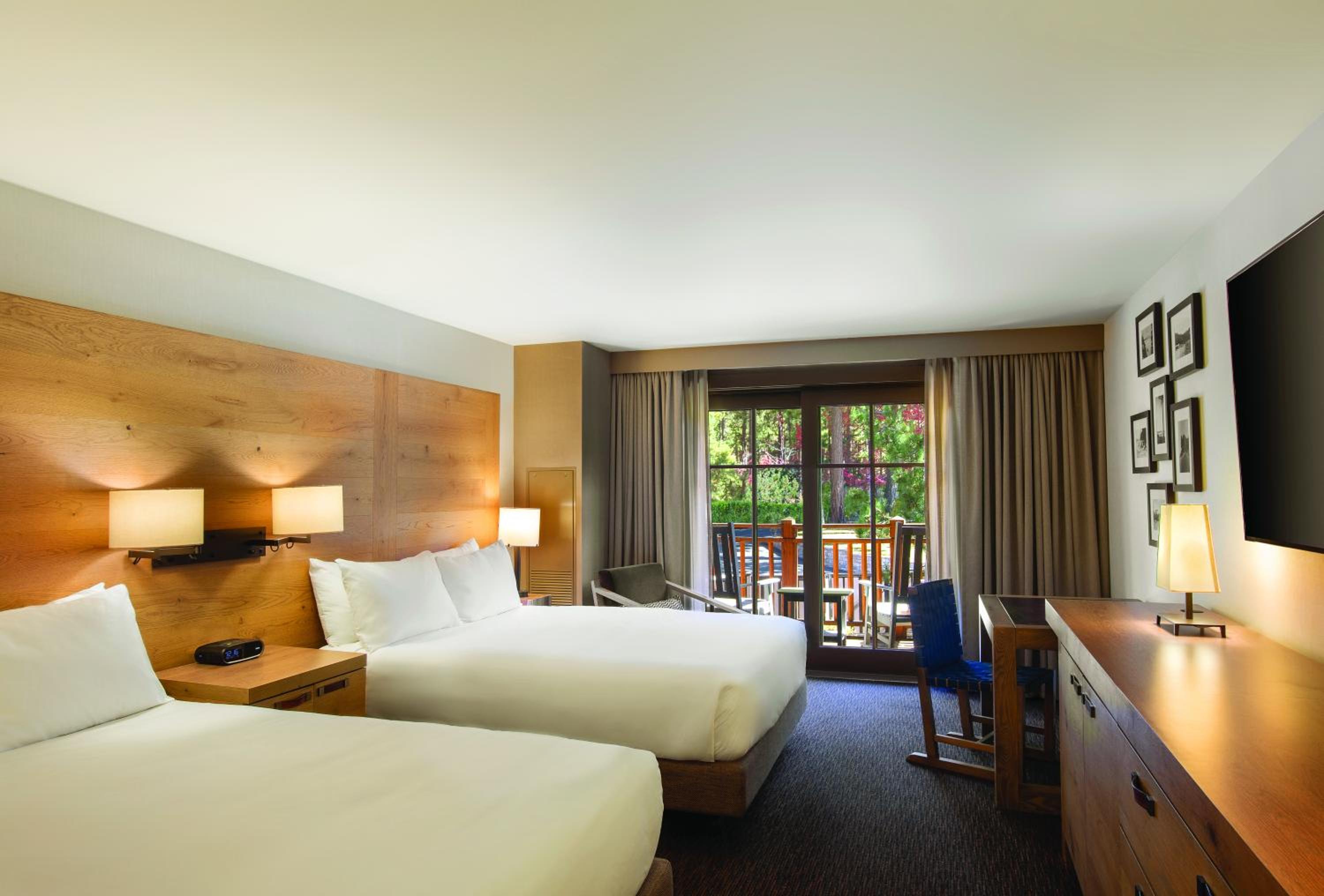 Queen Room with Two Queen Beds and Balcony - Photo 4
