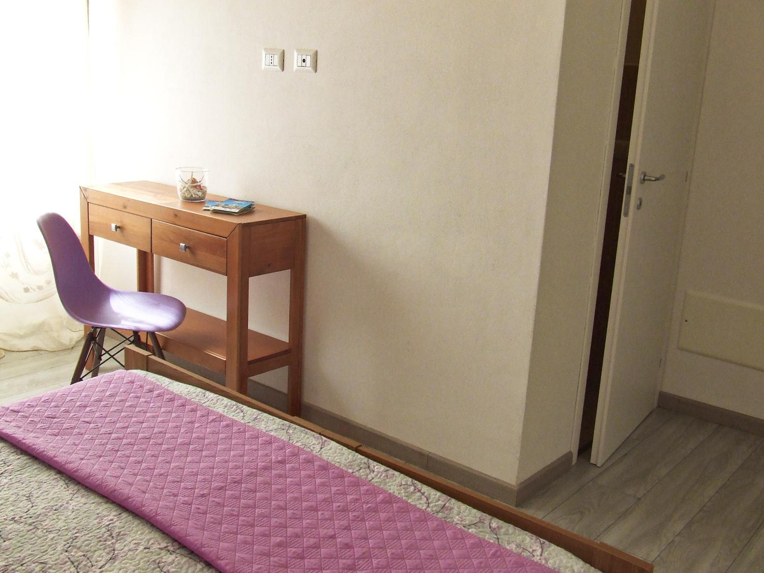 Double Room with Private Bathroom - Photo 4