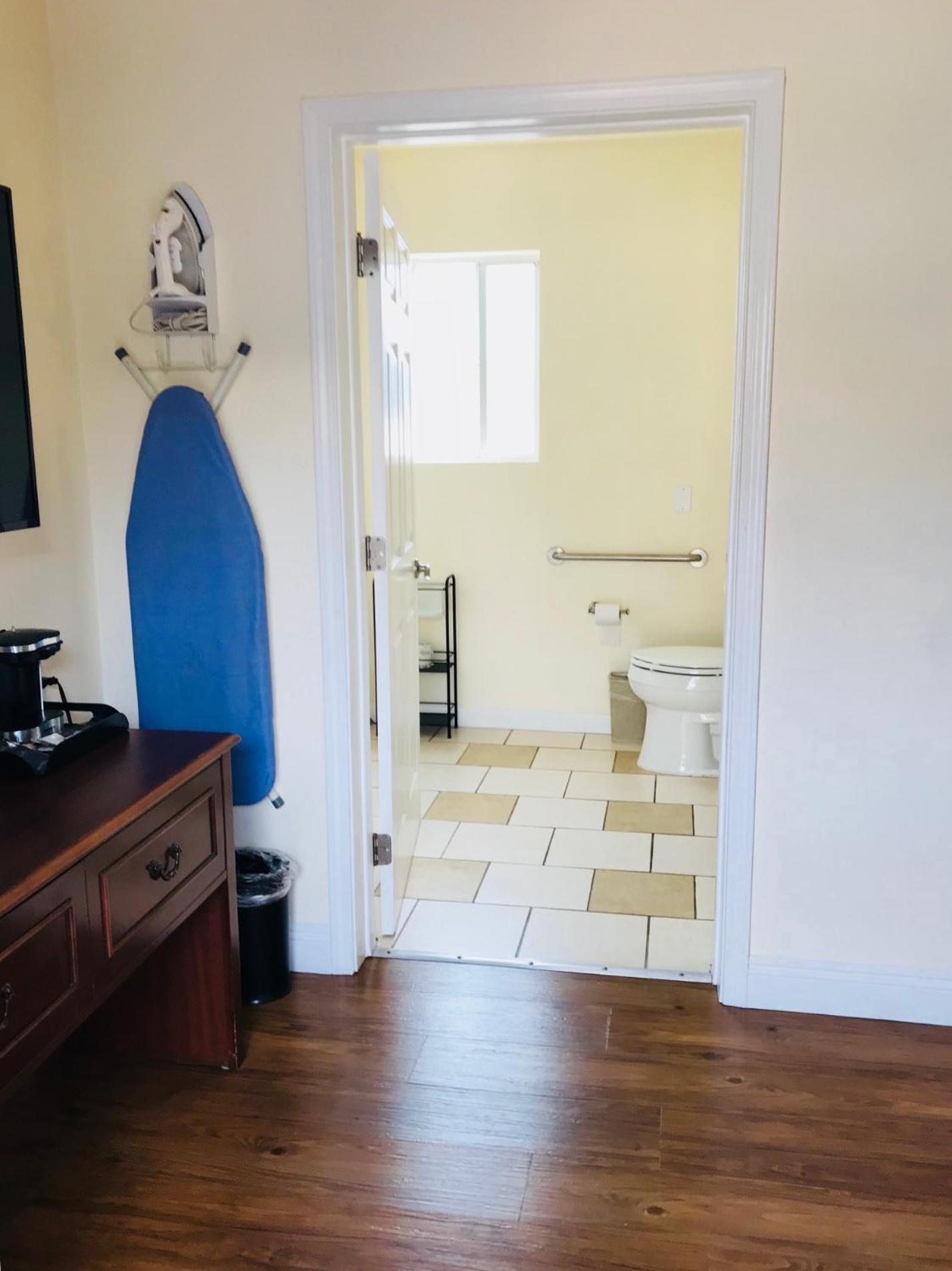 King Room - Disability Access - Photo 2