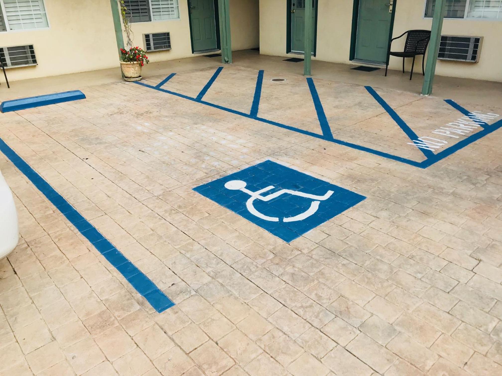 King Room - Disability Access - Photo 5