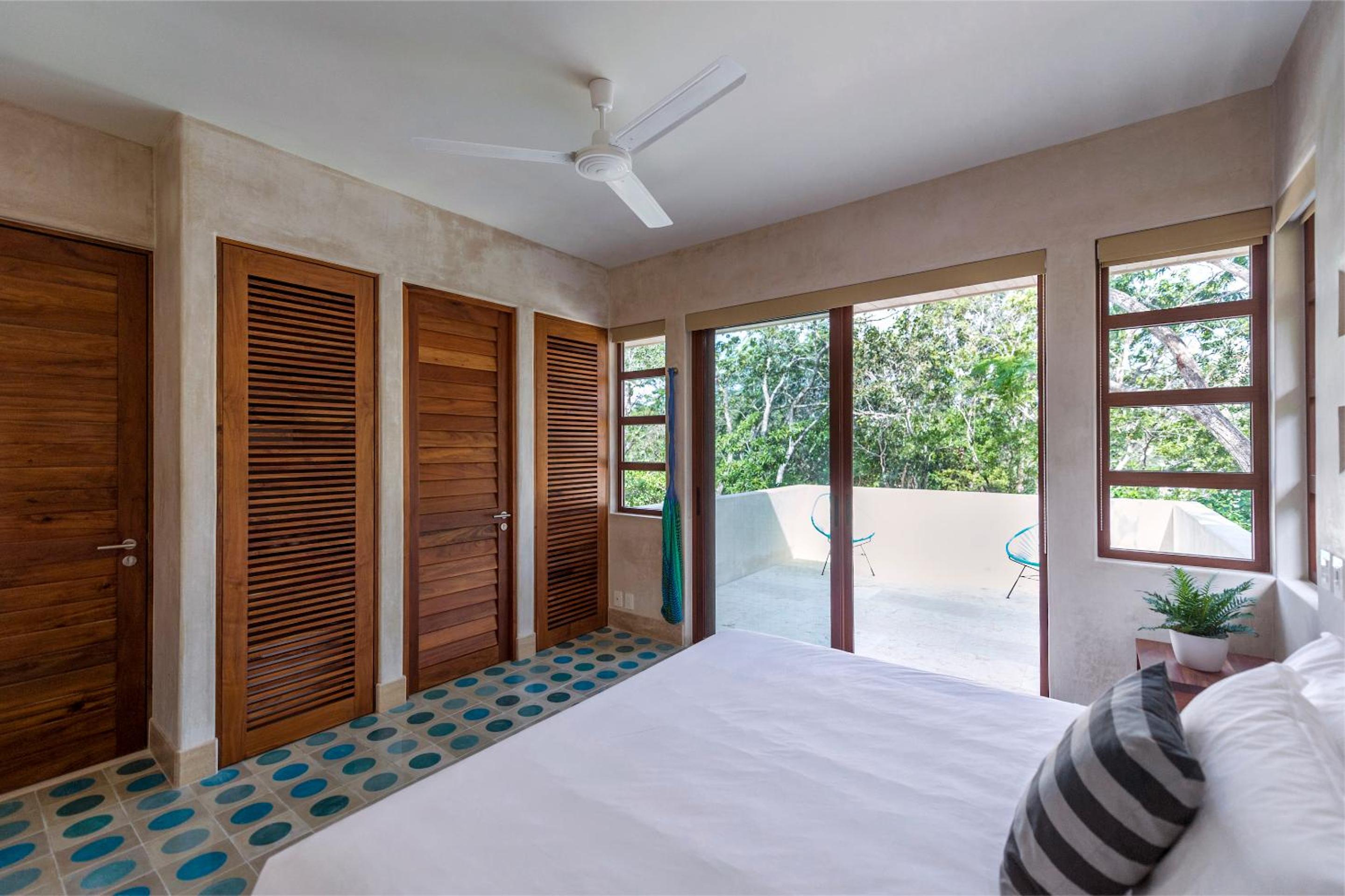 Panoramic Terrace King Suite - Photo 13