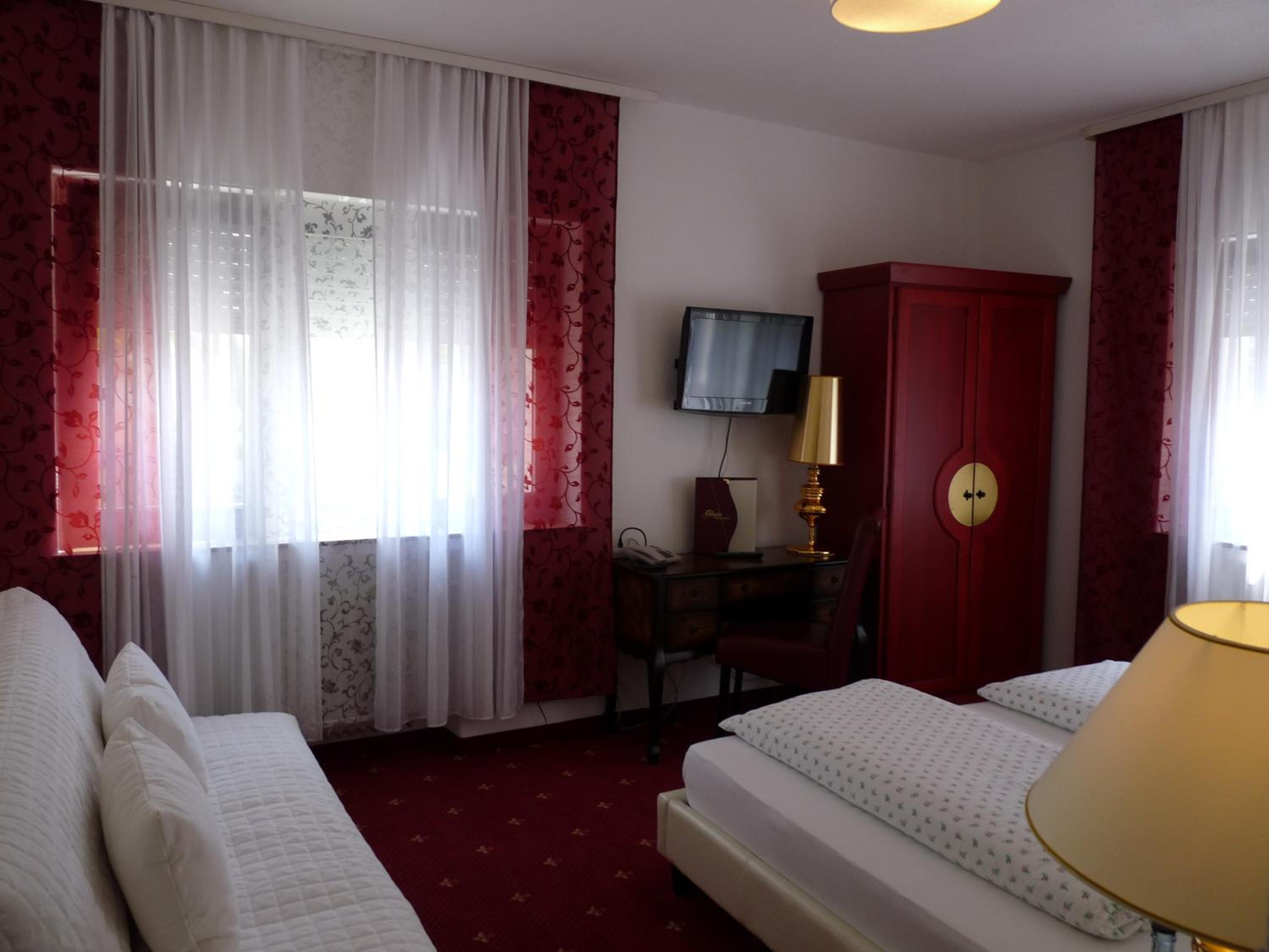 Double Room - Photo 7