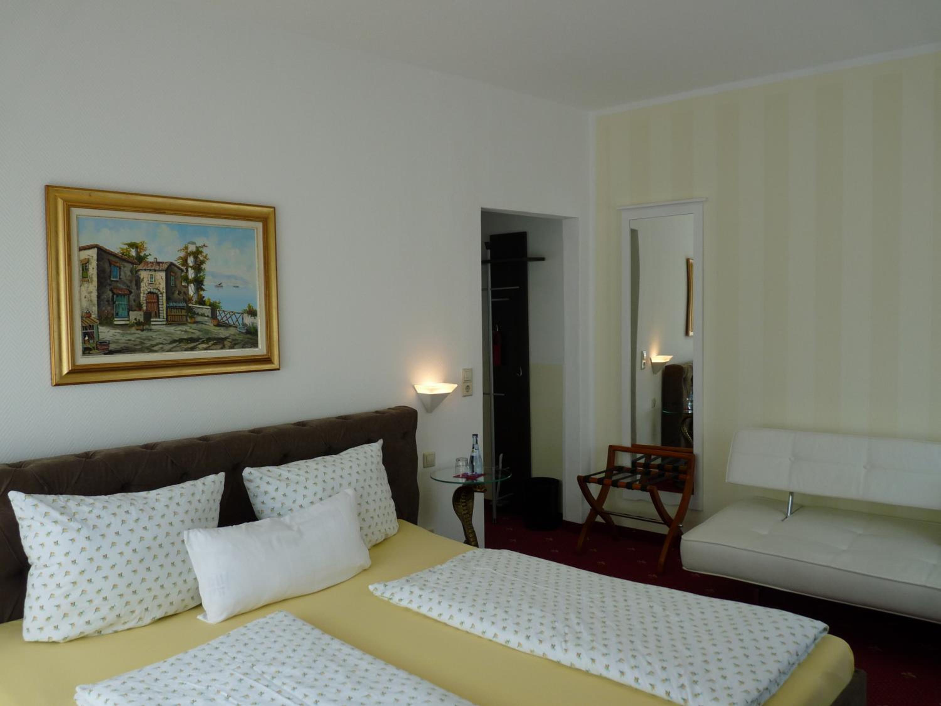 Double Room - Photo 11