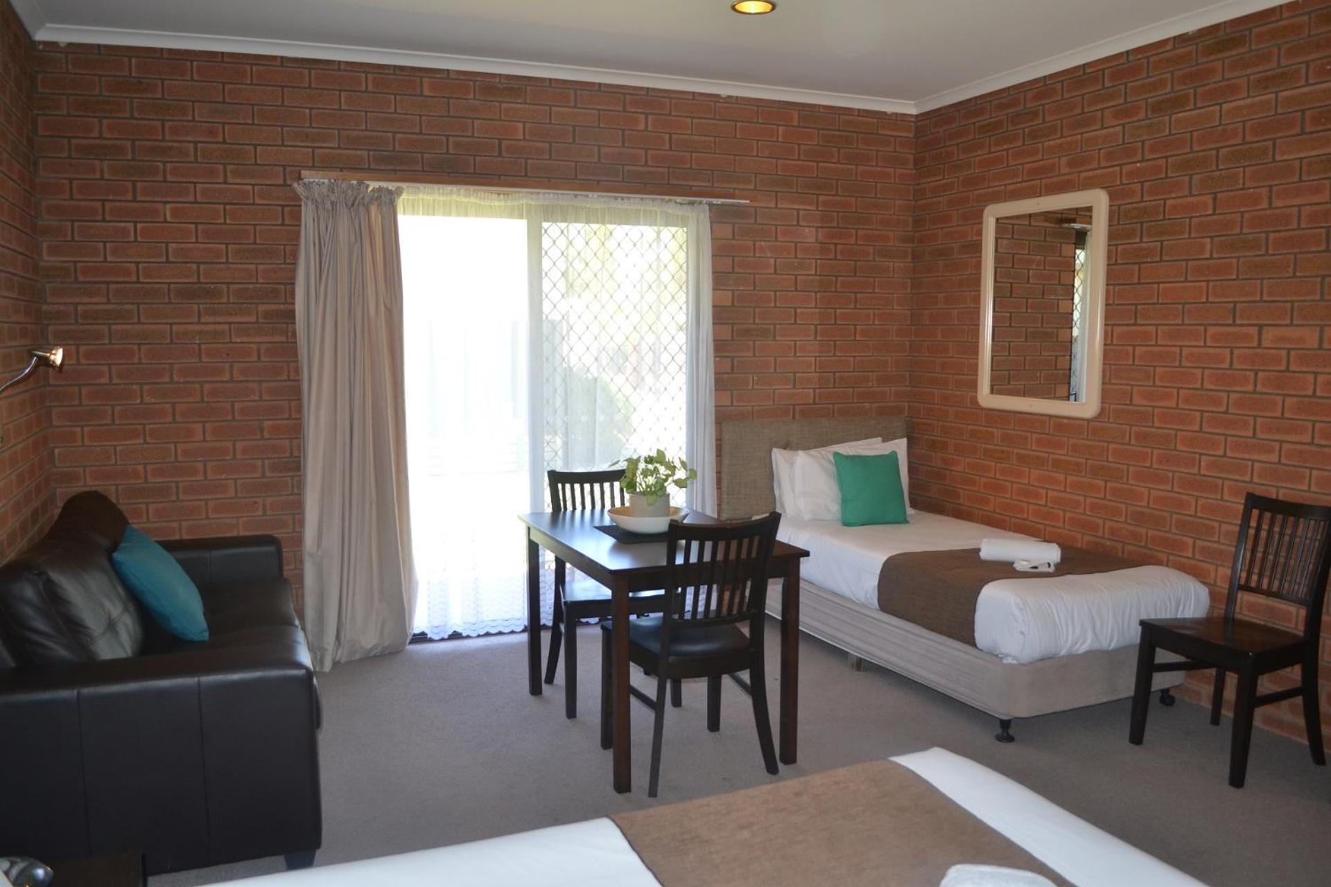 Standard Triple Room photo 3