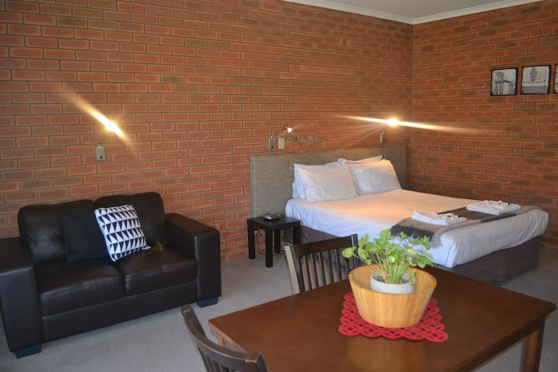 Standard King Room photo 3