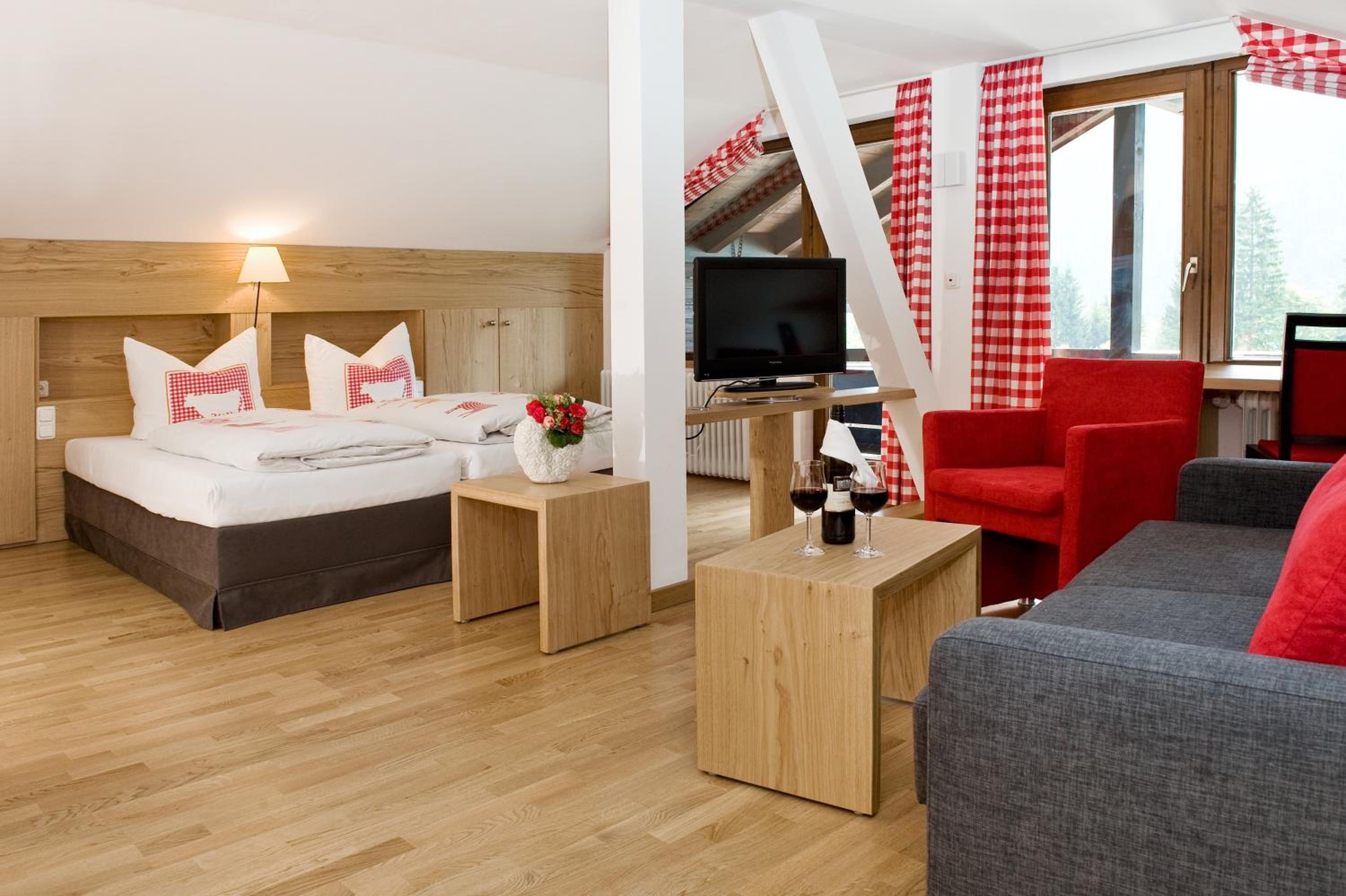 Deluxe Double Room with Balcony photo 1