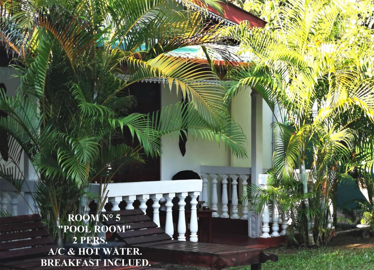 Double or Twin Room with Pool View photo 1
