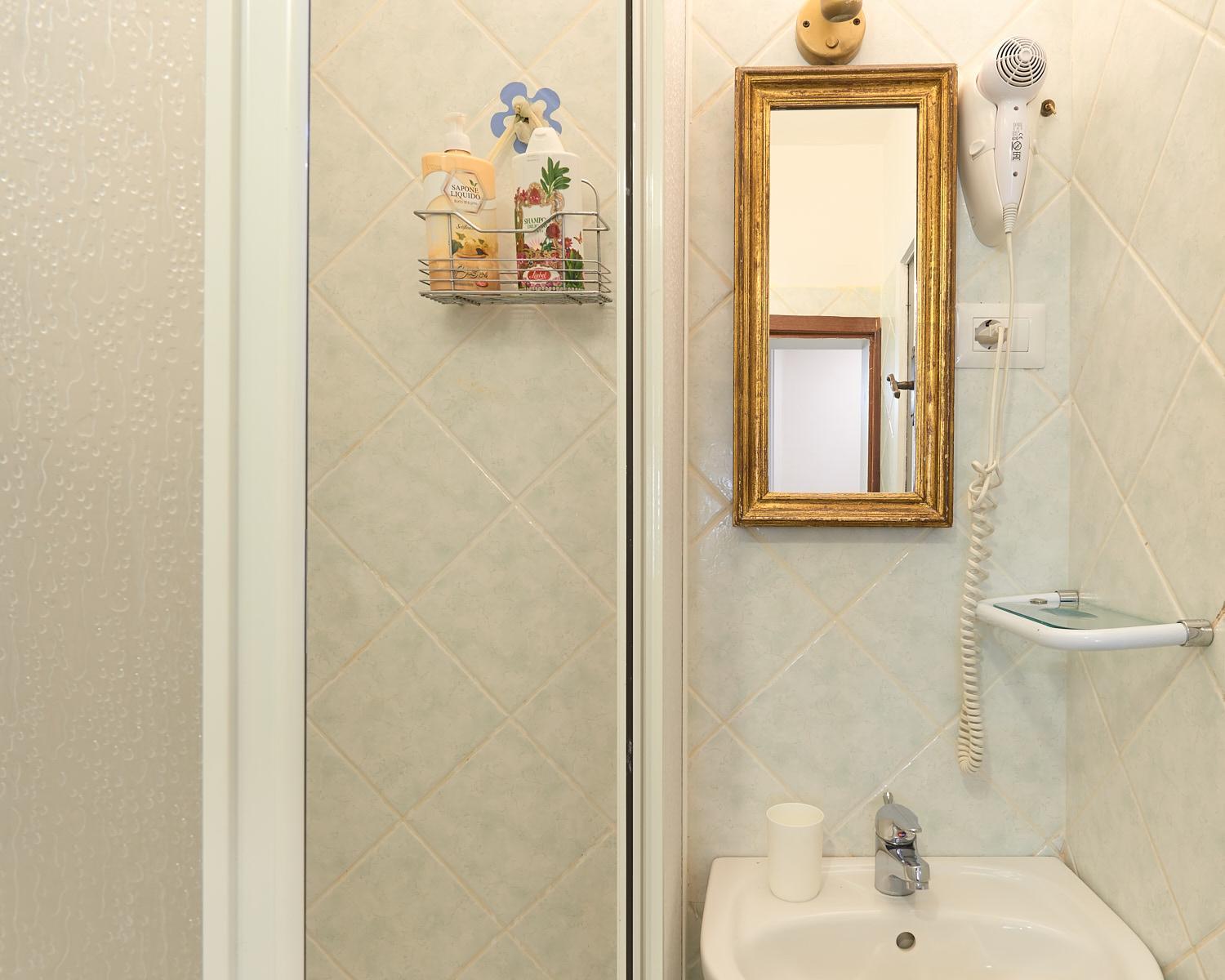 Single Room with Private External Bathroom photo 3
