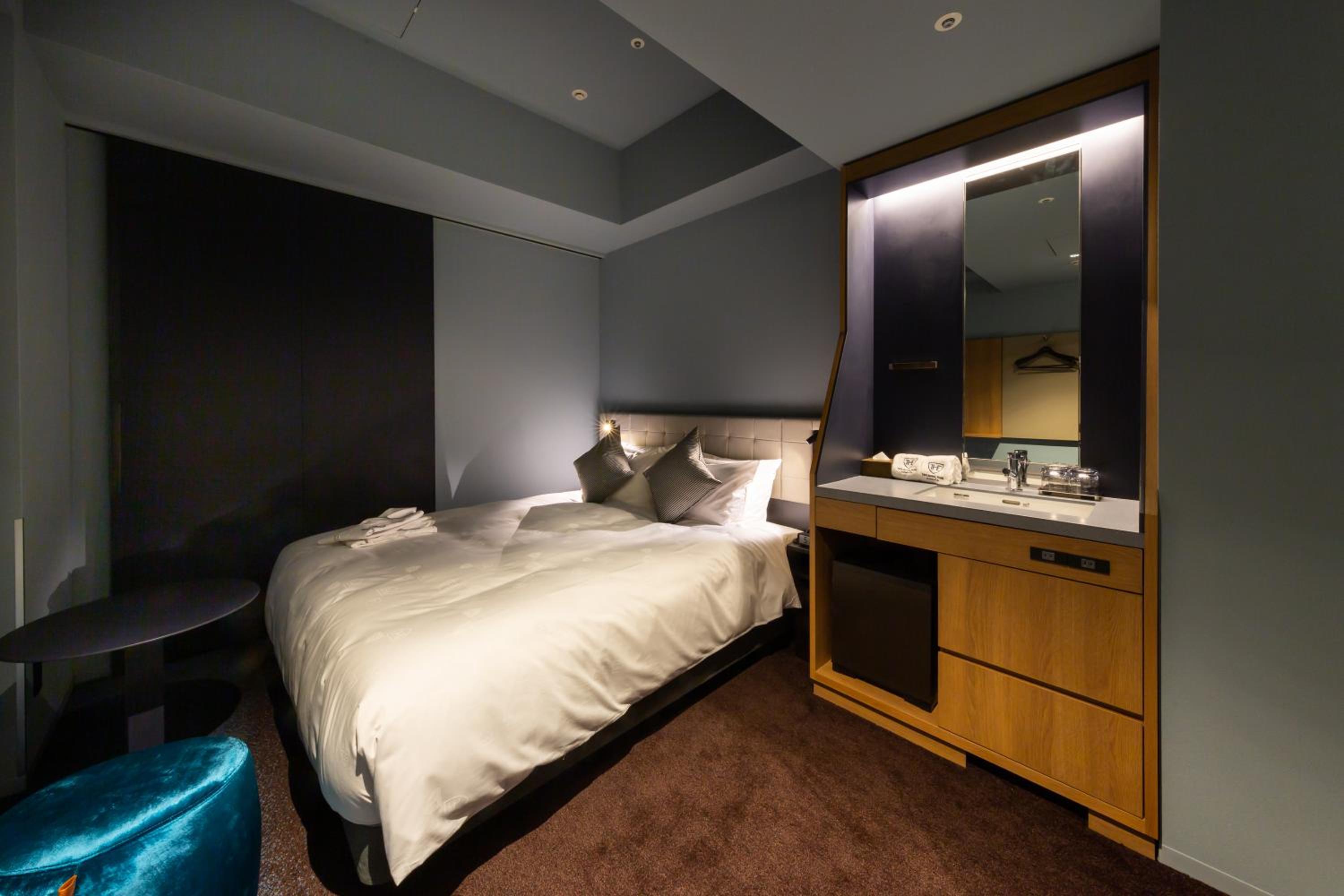 Standard Double Room - Photo 8