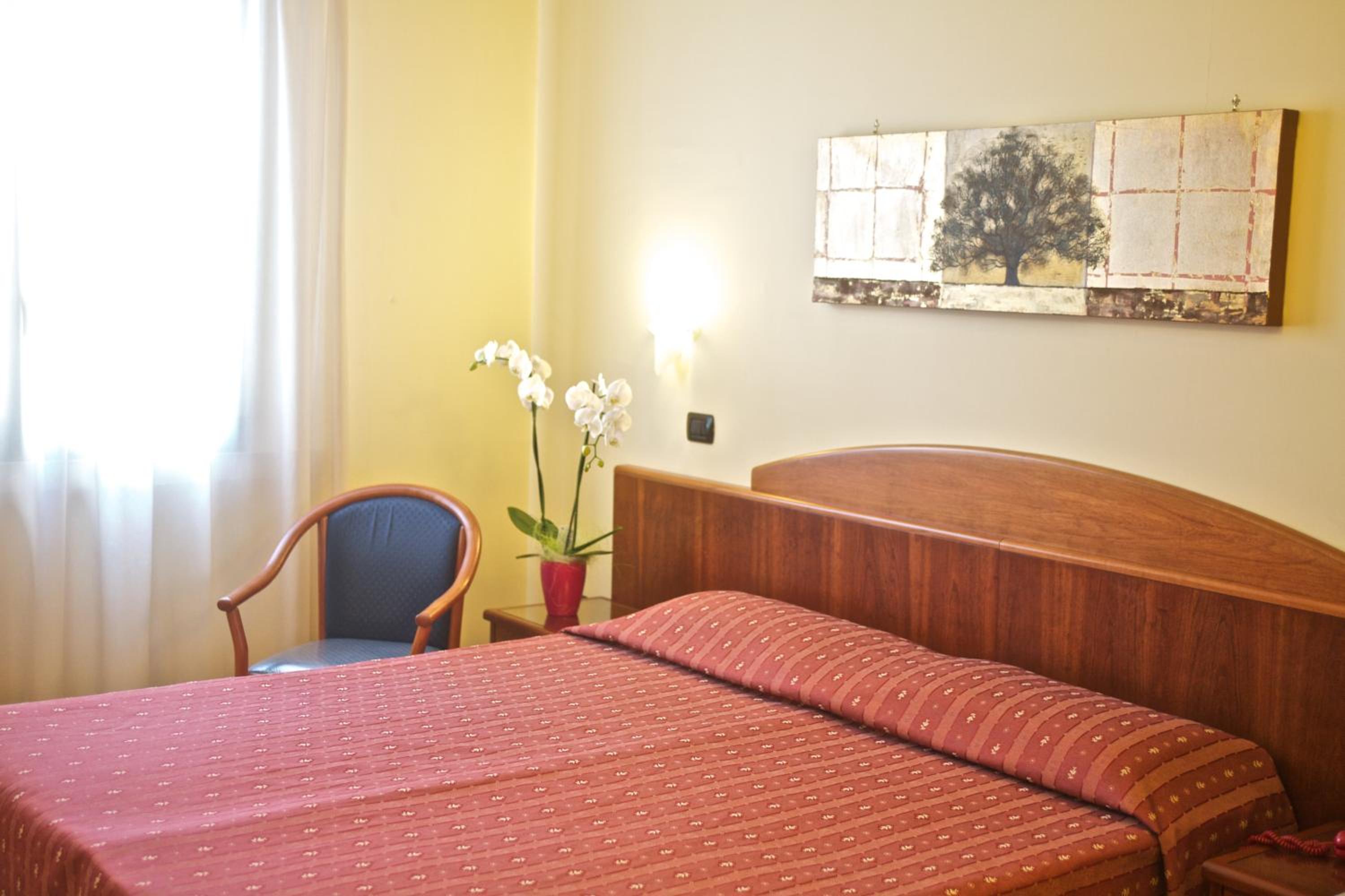 Classic Double or Twin Room - Photo 3