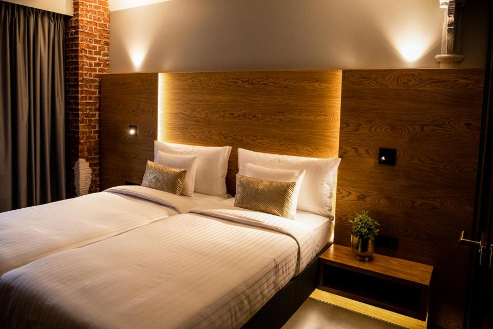 Standard Double or Twin Room thumbnail 6