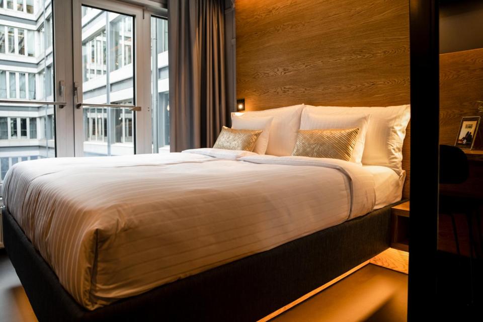 Small Double or Twin Room thumbnail 5