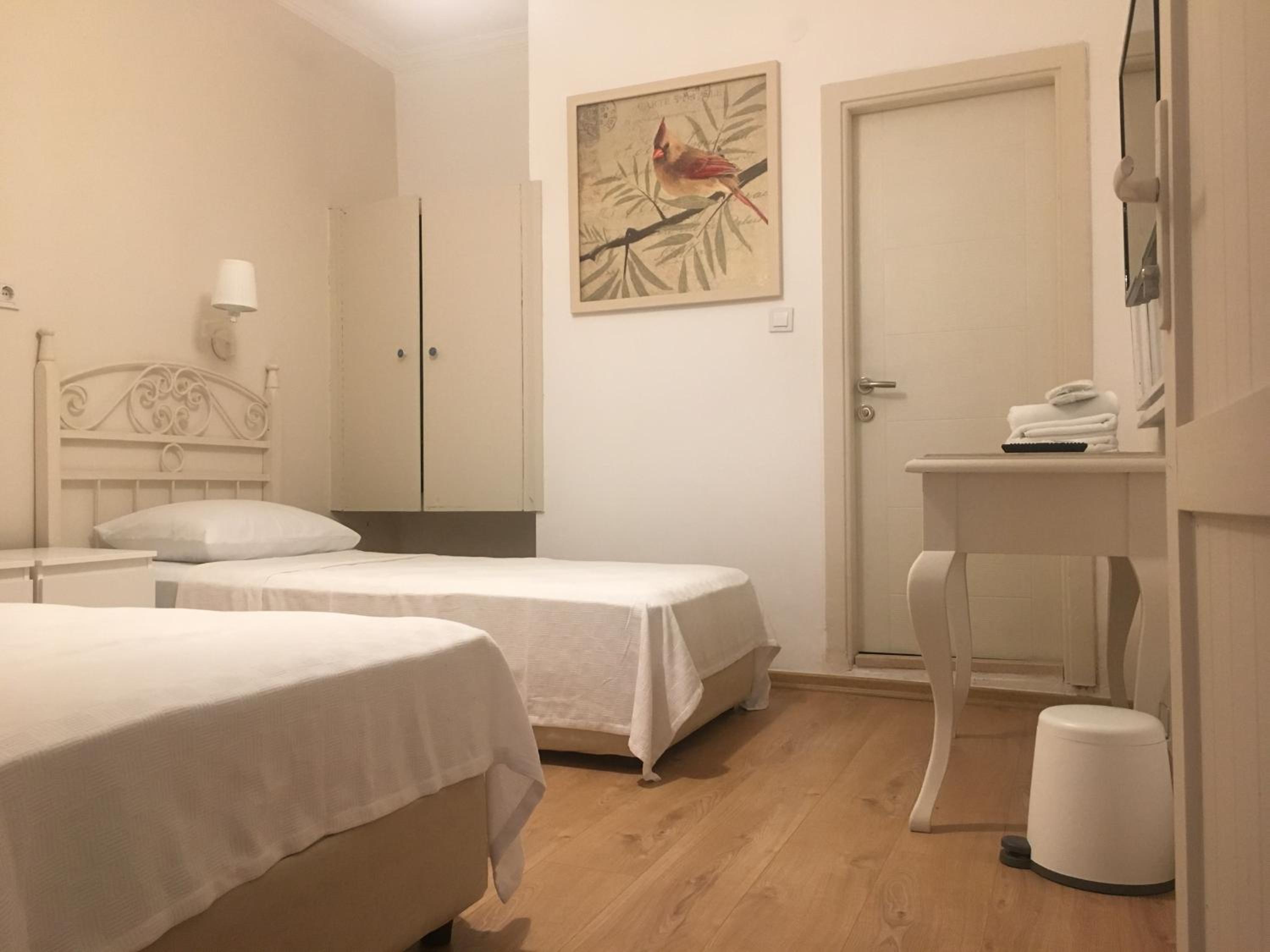 Comfort Twin Room - Photo 12