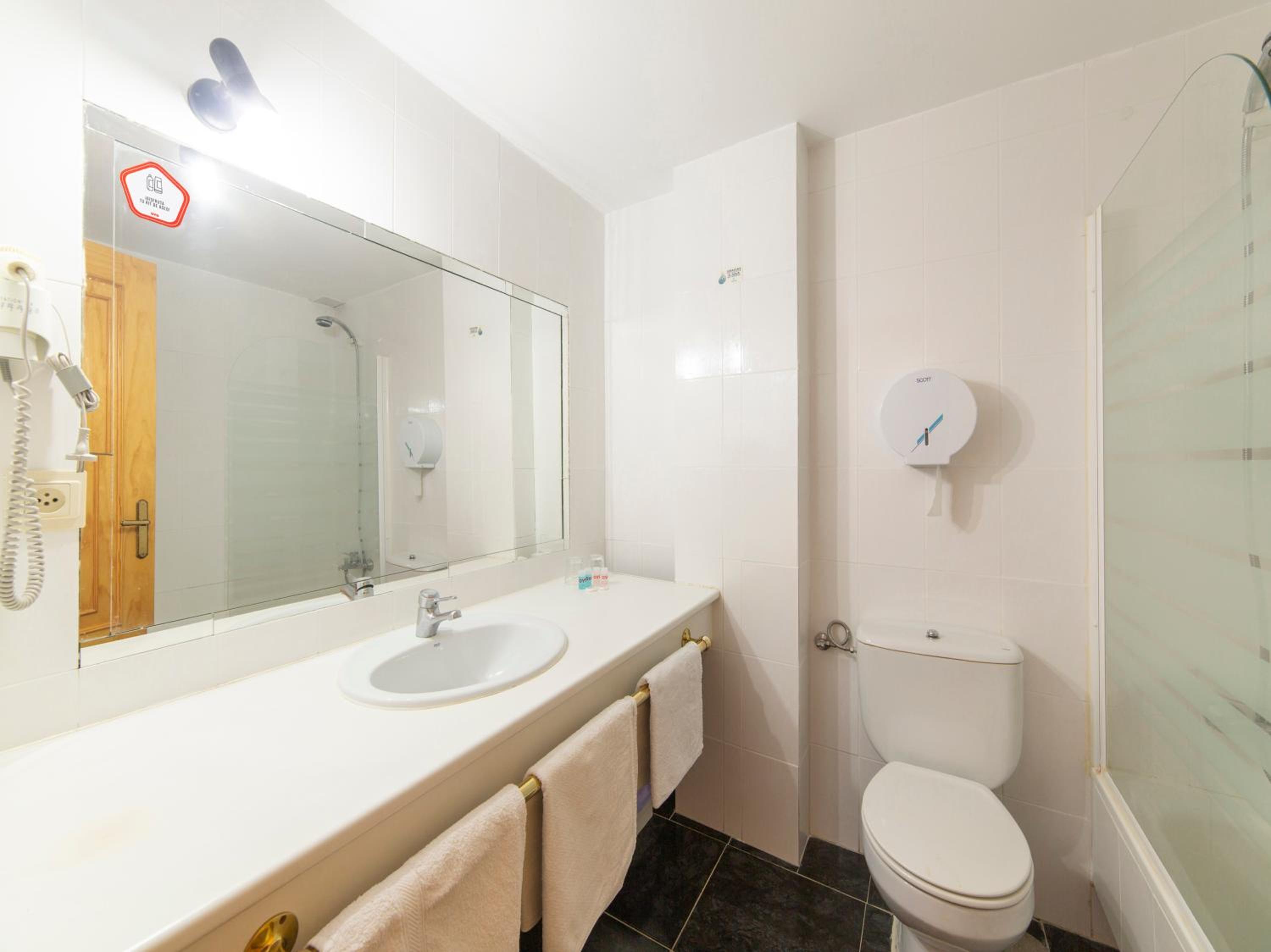 Twin Room - Photo 4