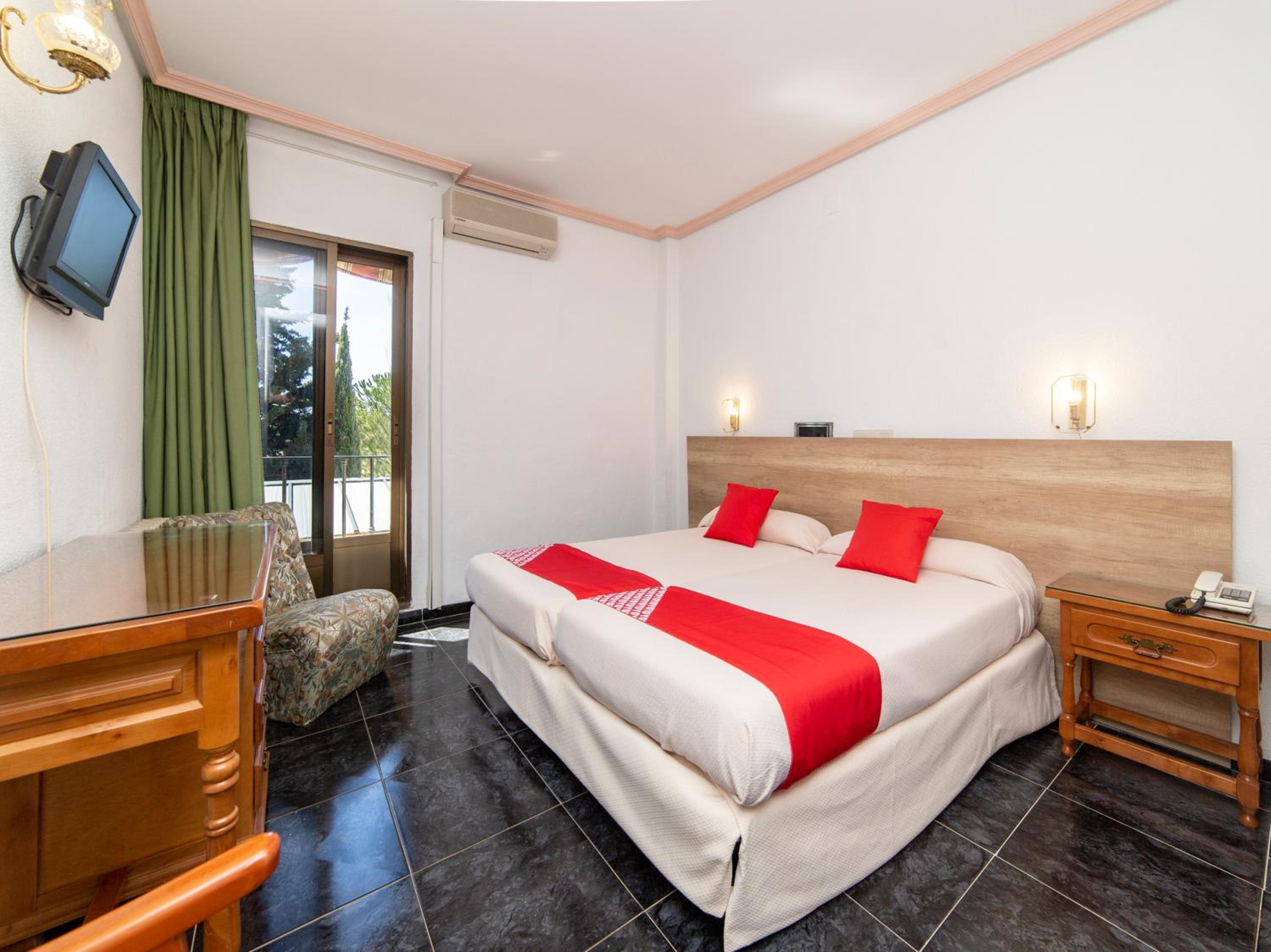 Twin Room - Photo 1