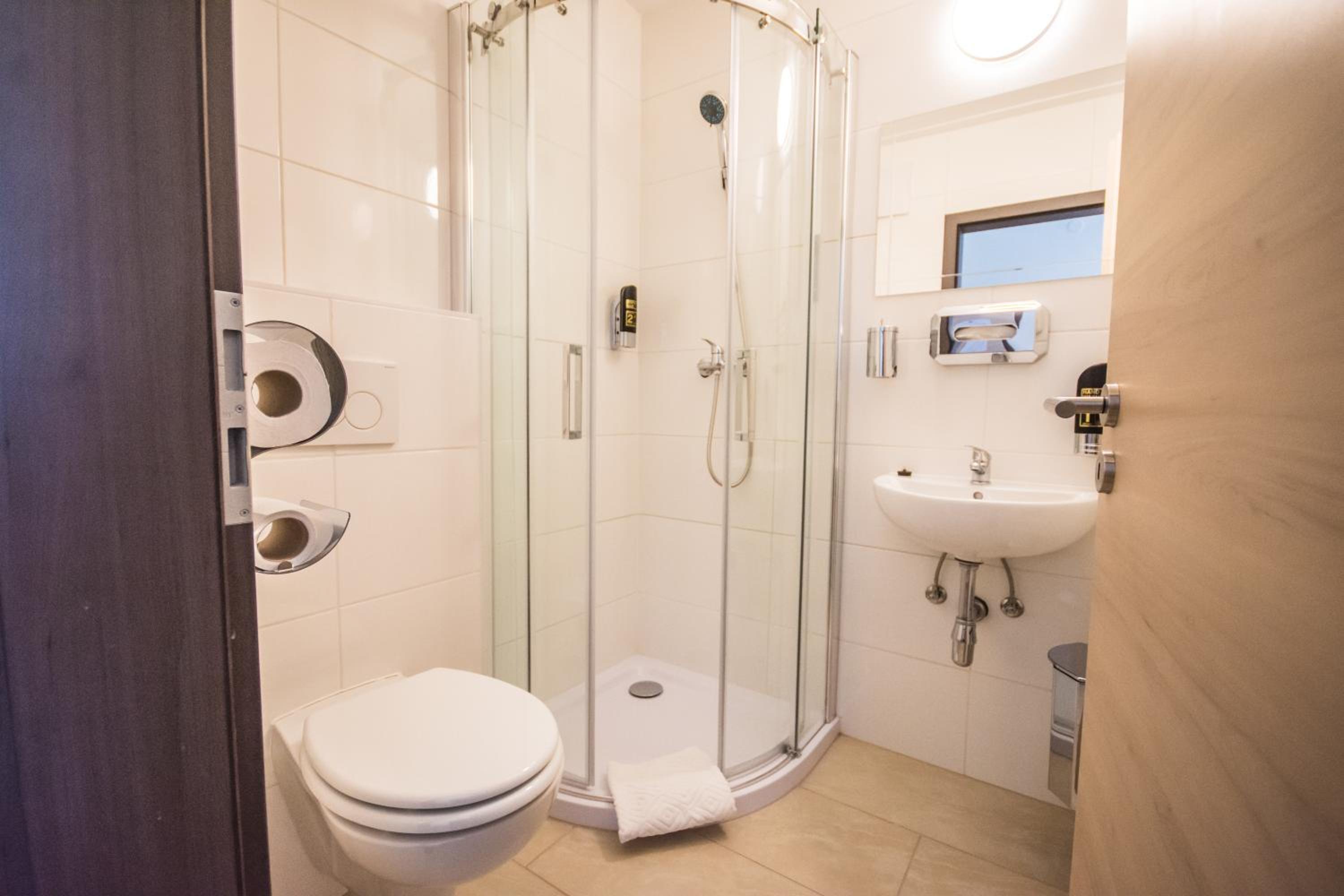 Single Room photo 2