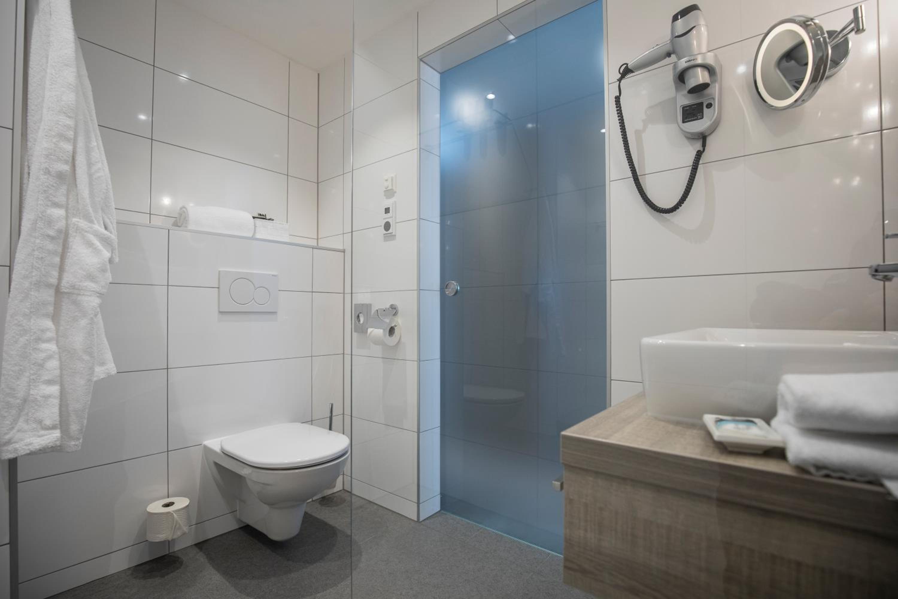 Standard Double Room - Photo 2